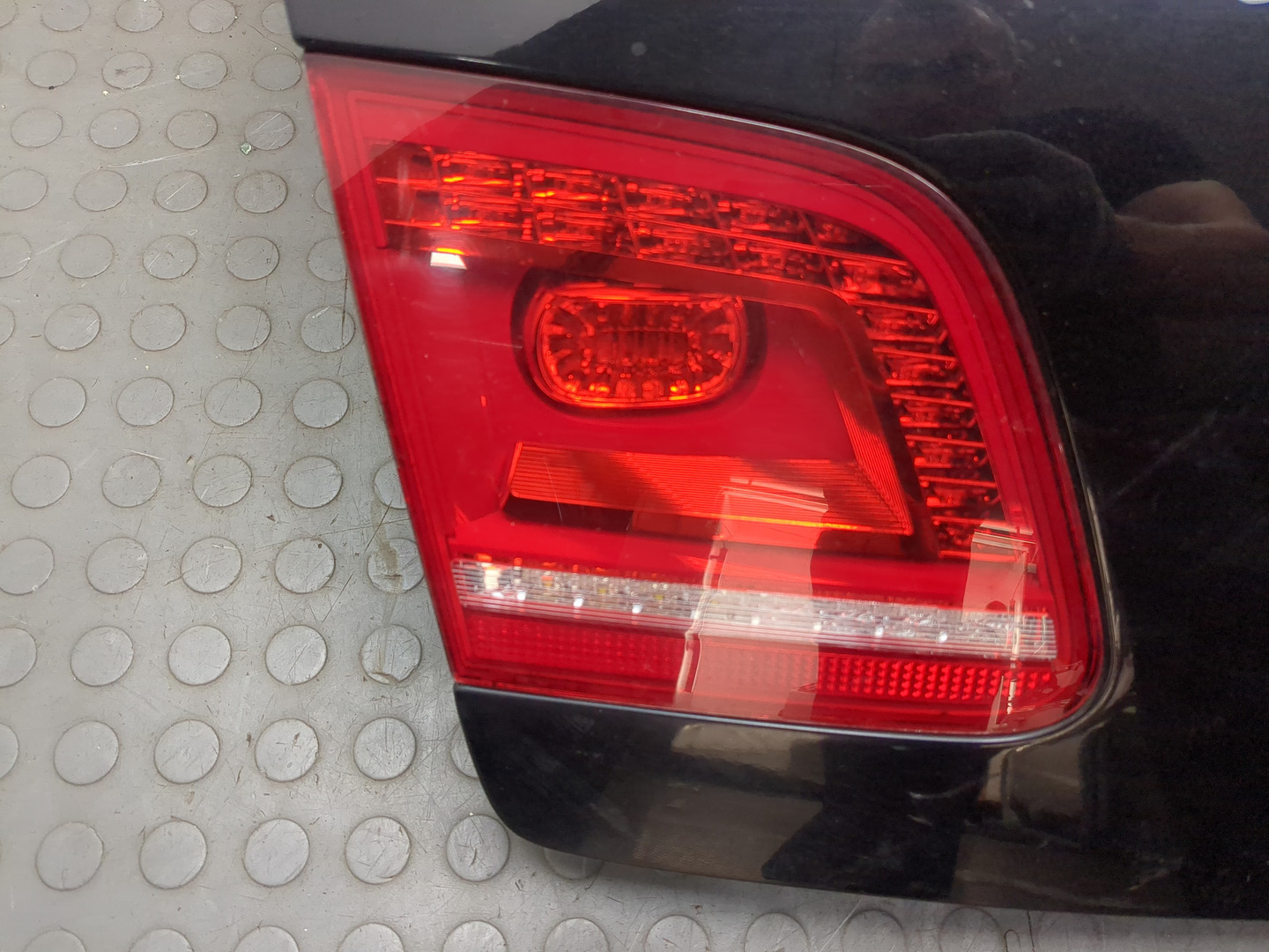 Дверь багажника