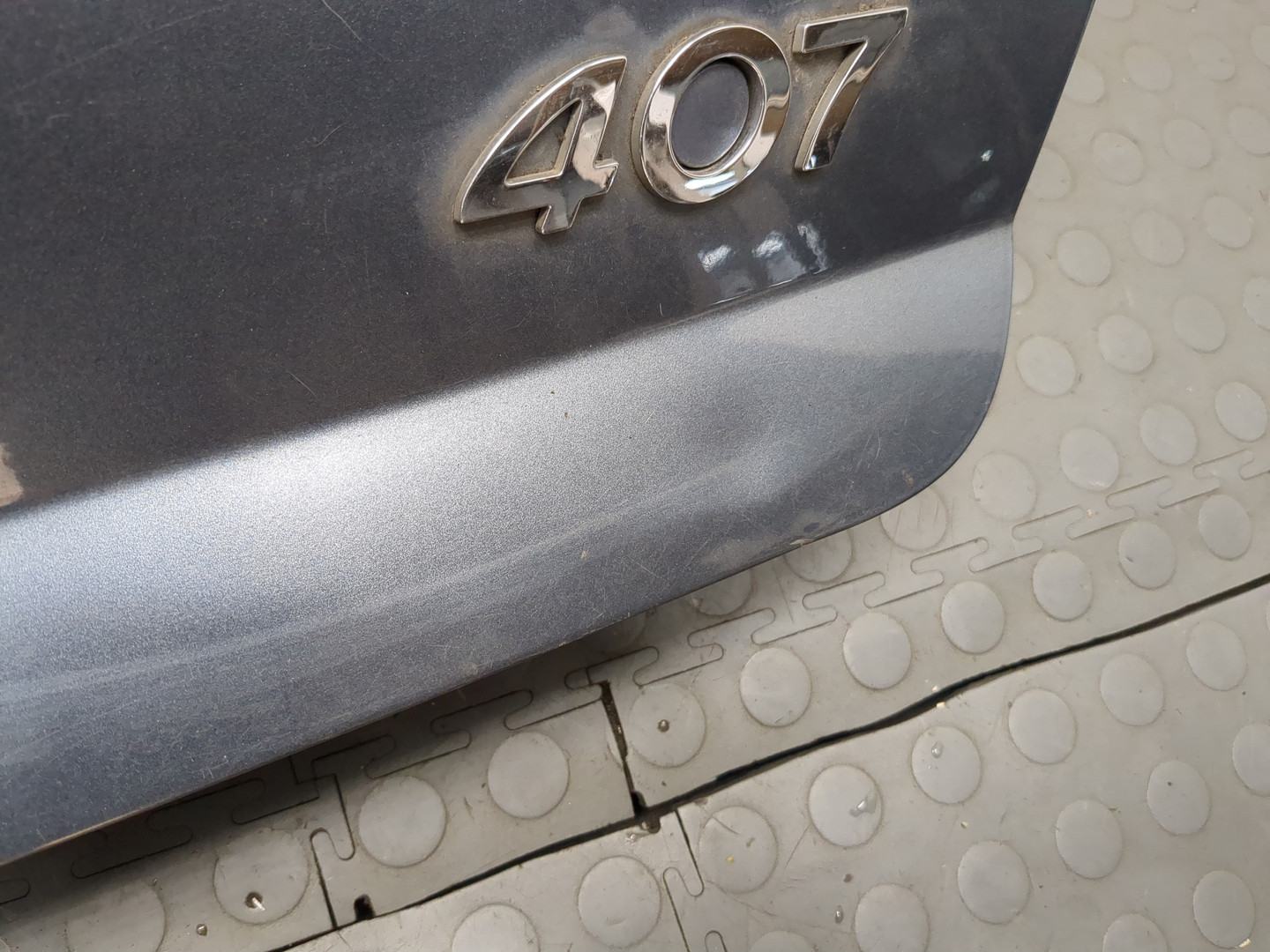 Дверь багажника