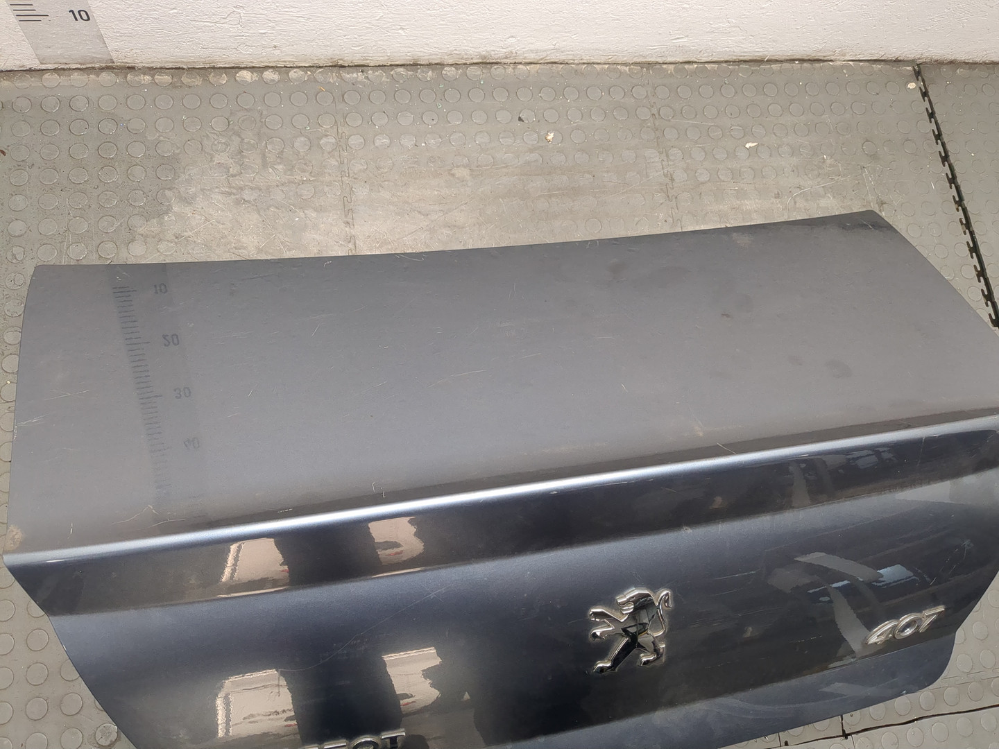 Дверь багажника