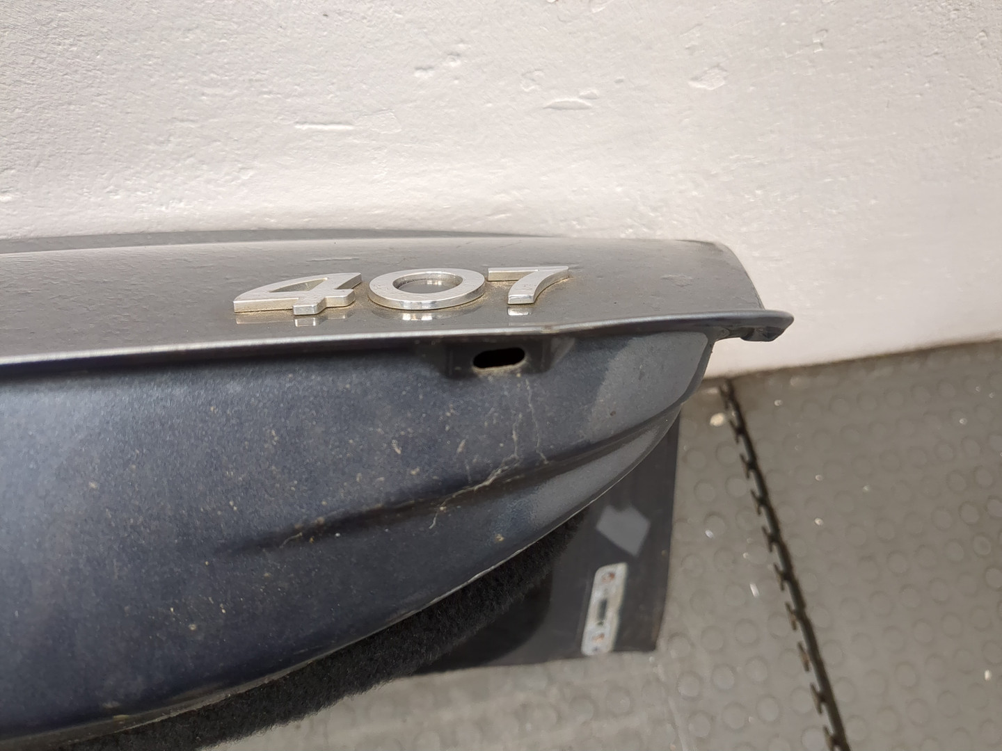 Дверь багажника