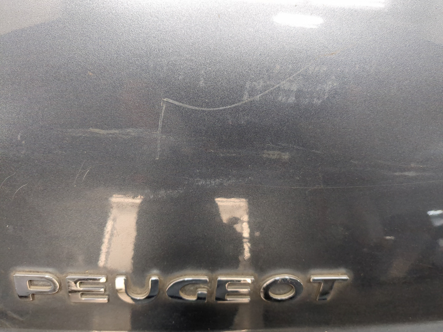 Дверь багажника