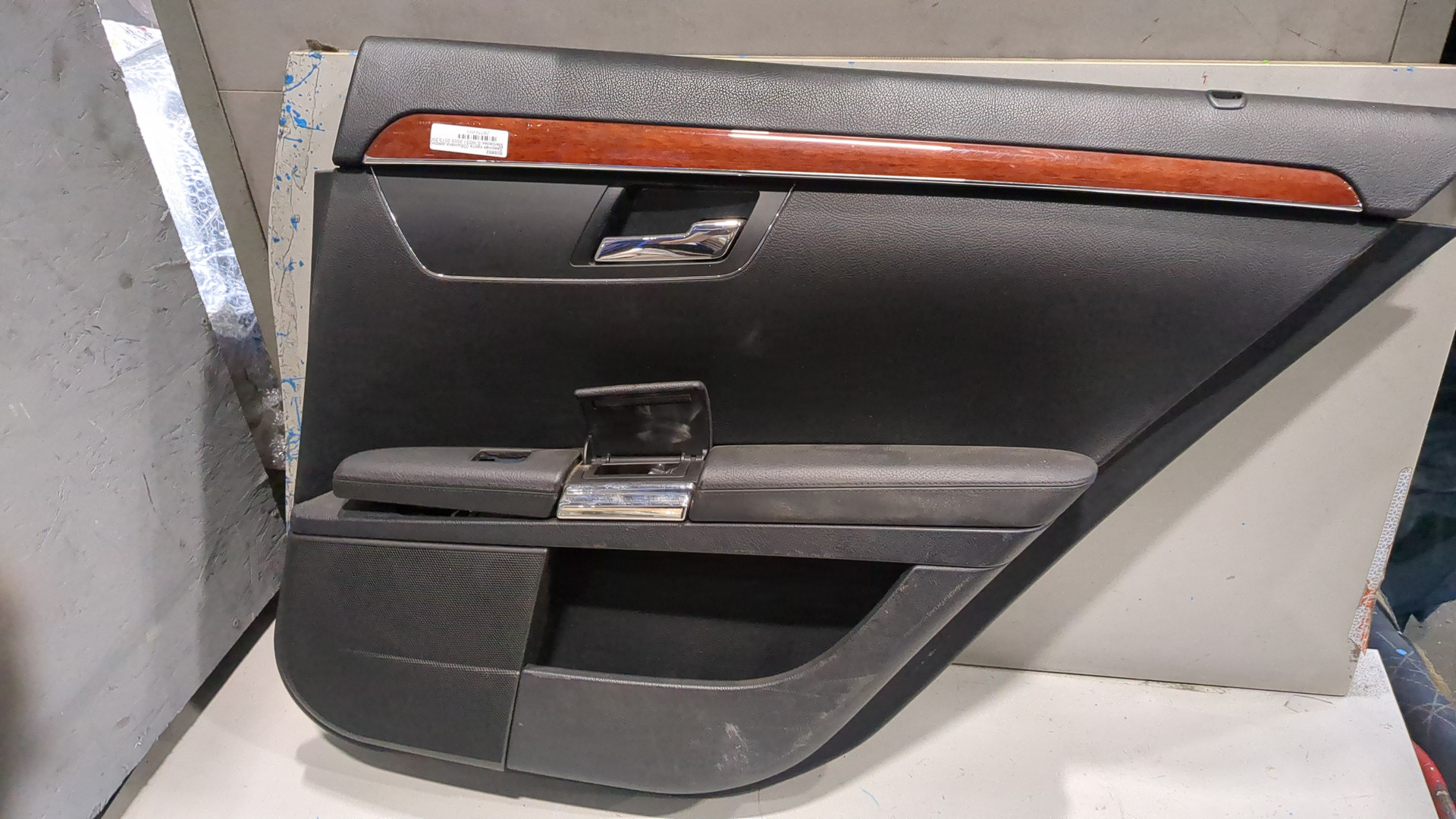 Обшивка двери задней правой