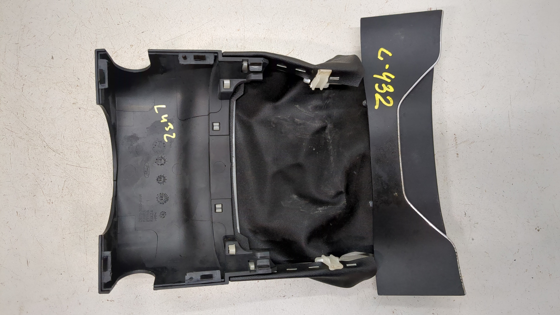 Кожух рулевой колонки