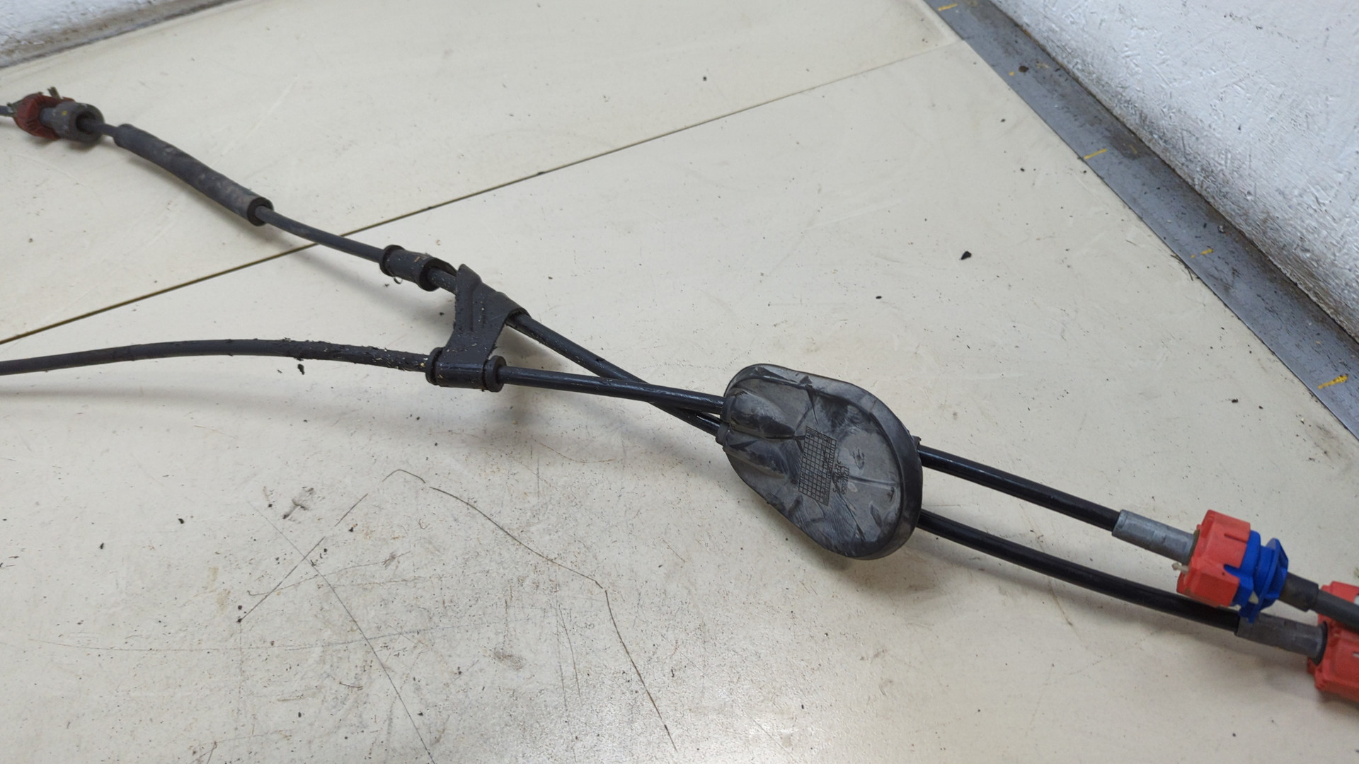 Трос КПП (выбора/переключения передач)