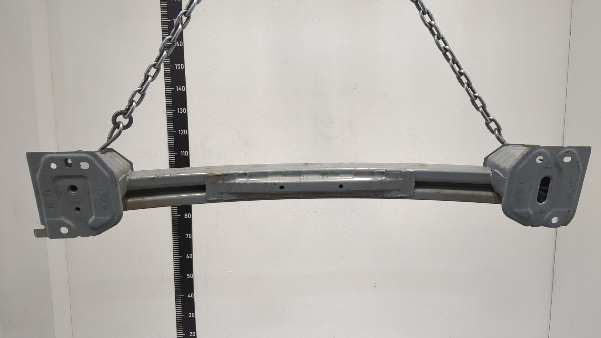 Усилитель заднего бампера