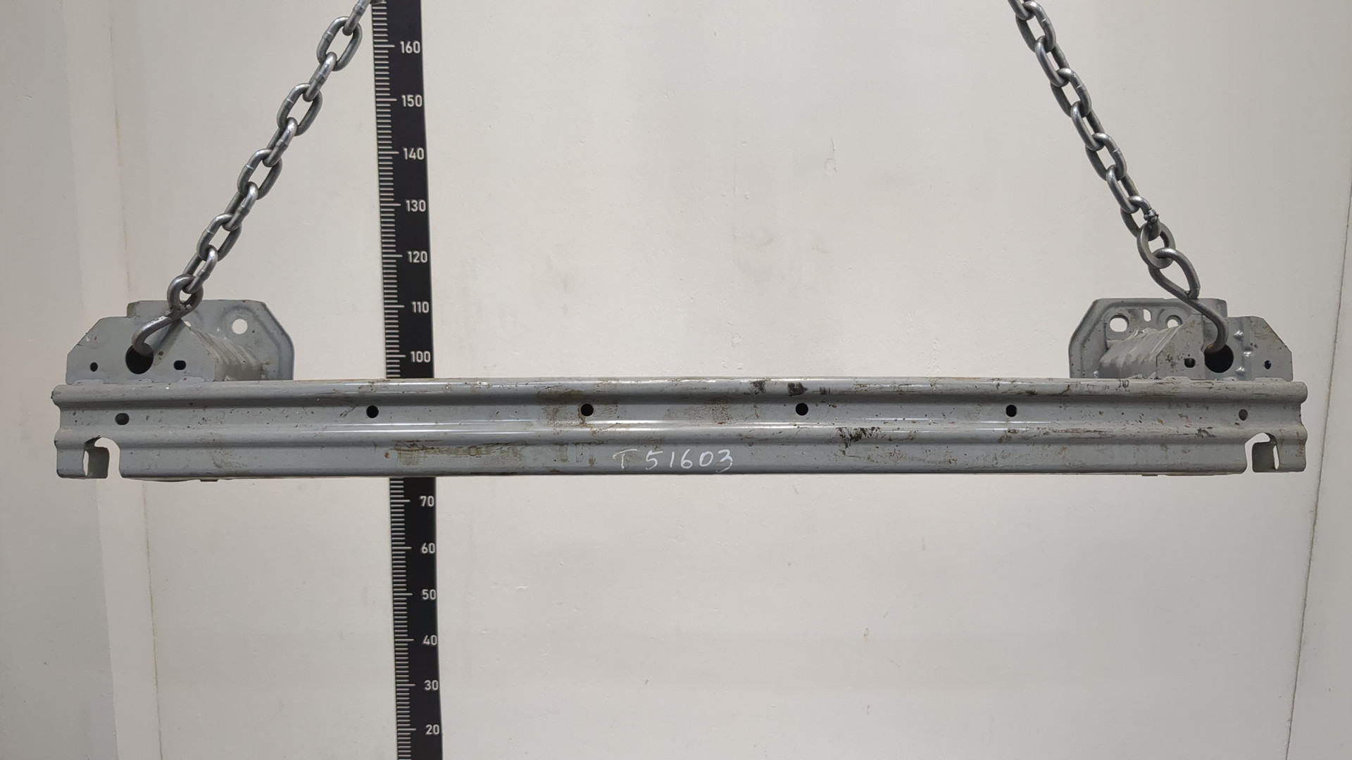 Усилитель заднего бампера