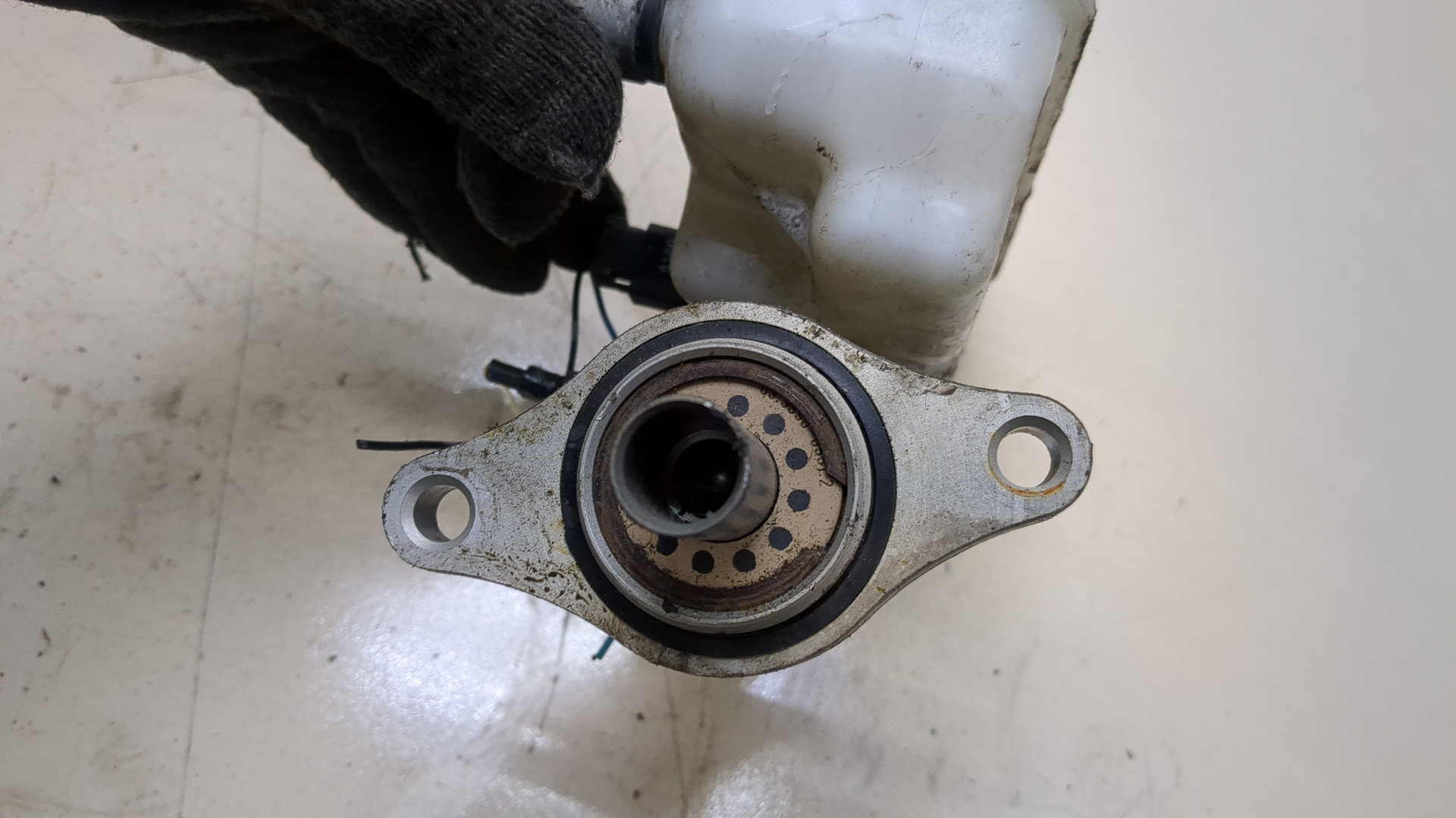 Цилиндр тормозной главный