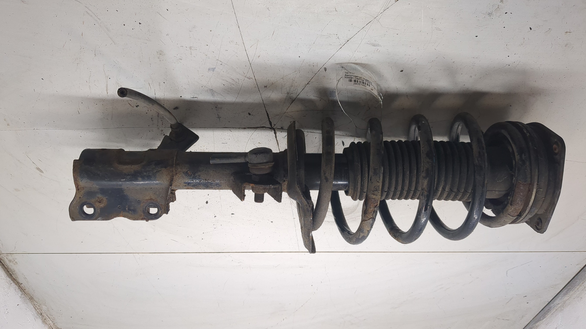 Амортизатор передний правый