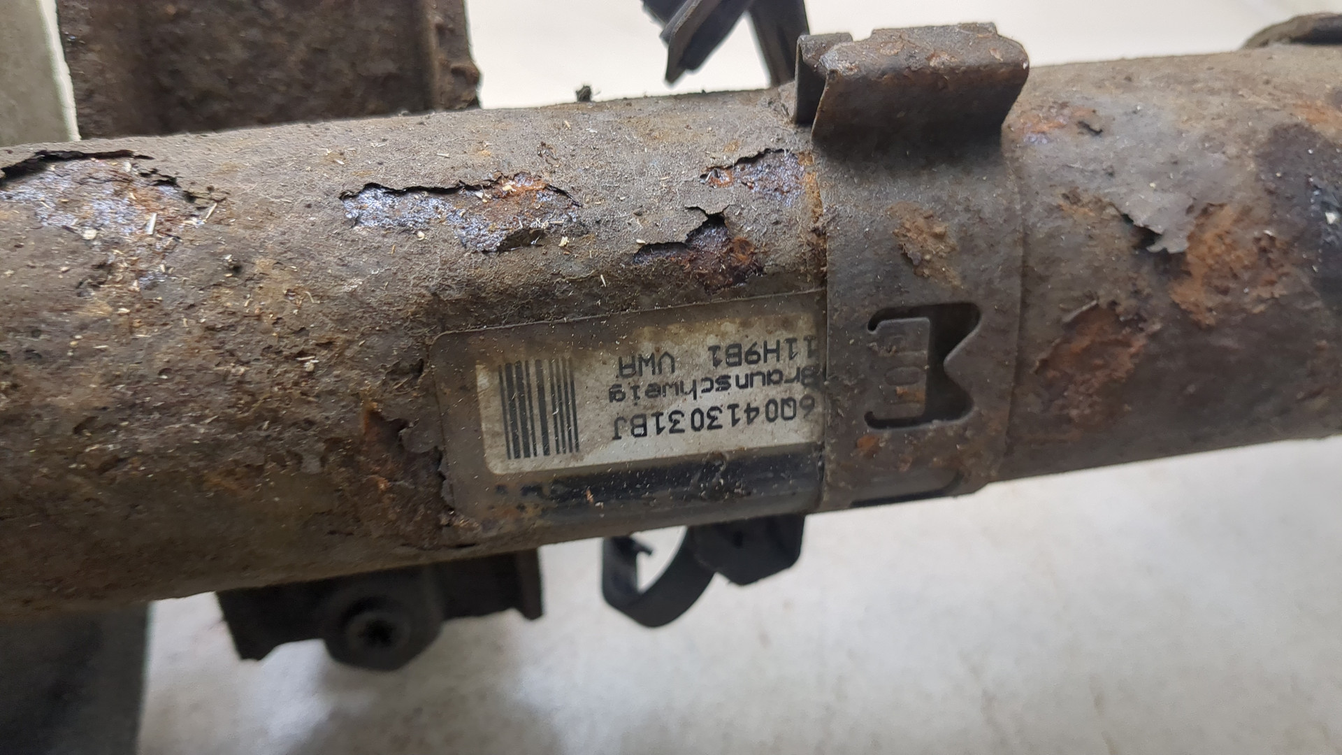 Амортизатор передний