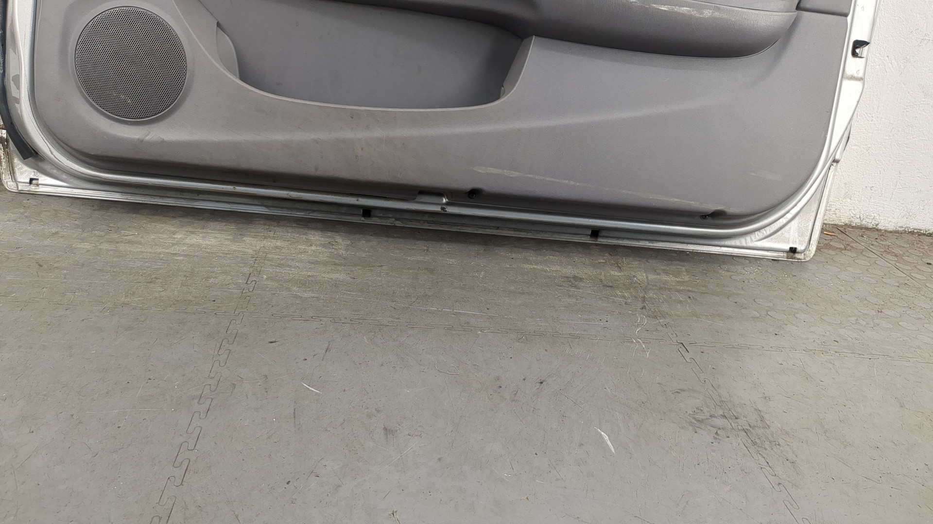 Дверь передняя правая