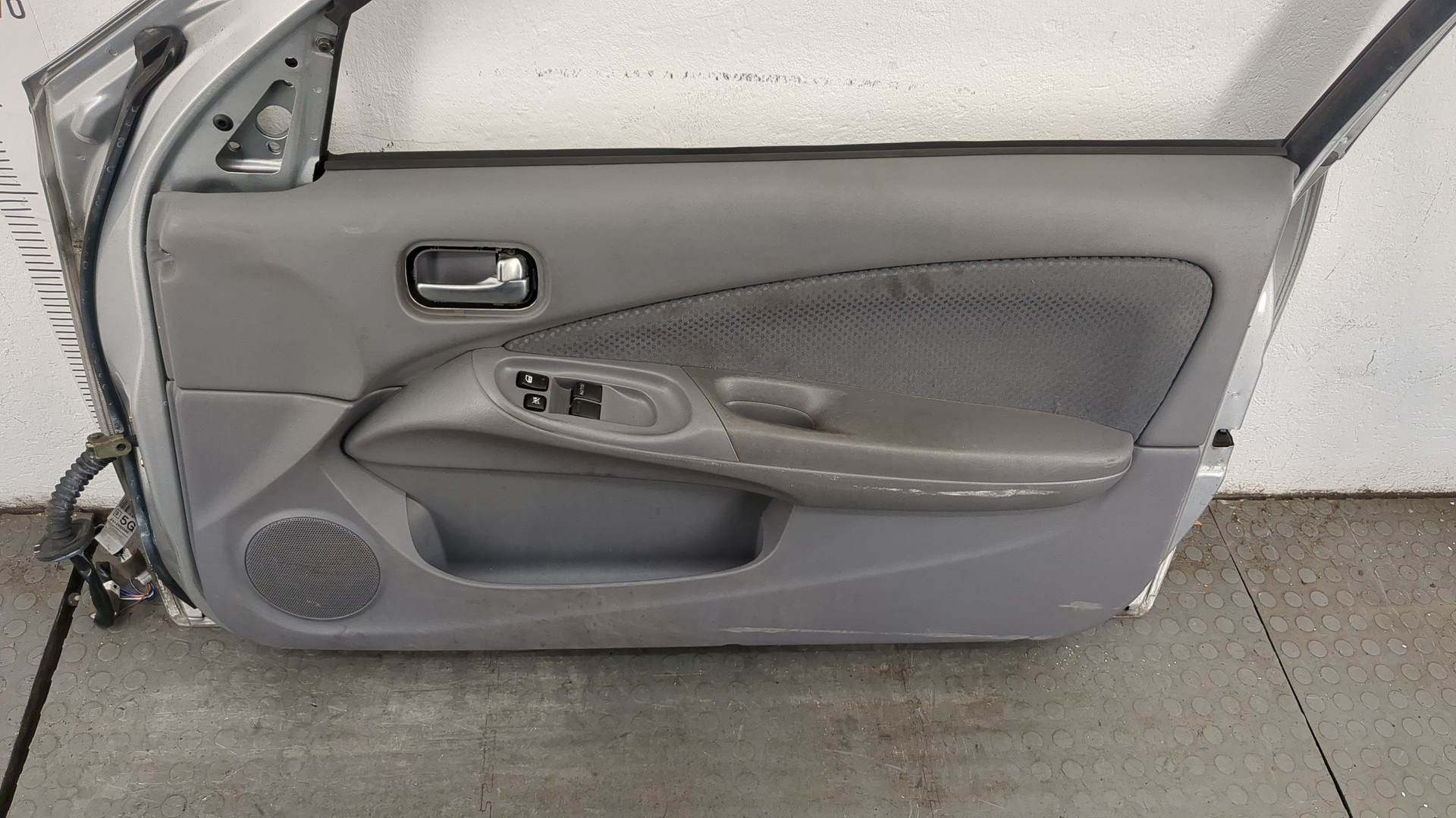 Дверь передняя правая