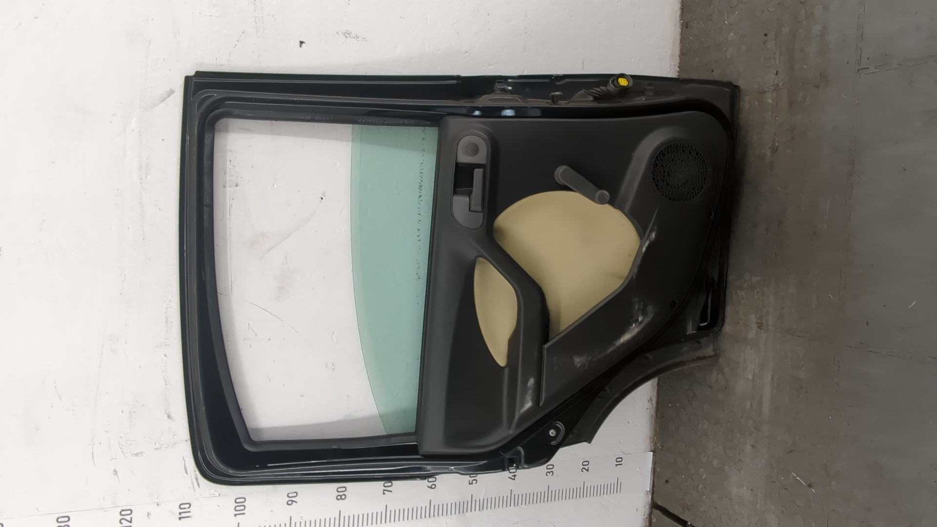 Дверь задняя левая