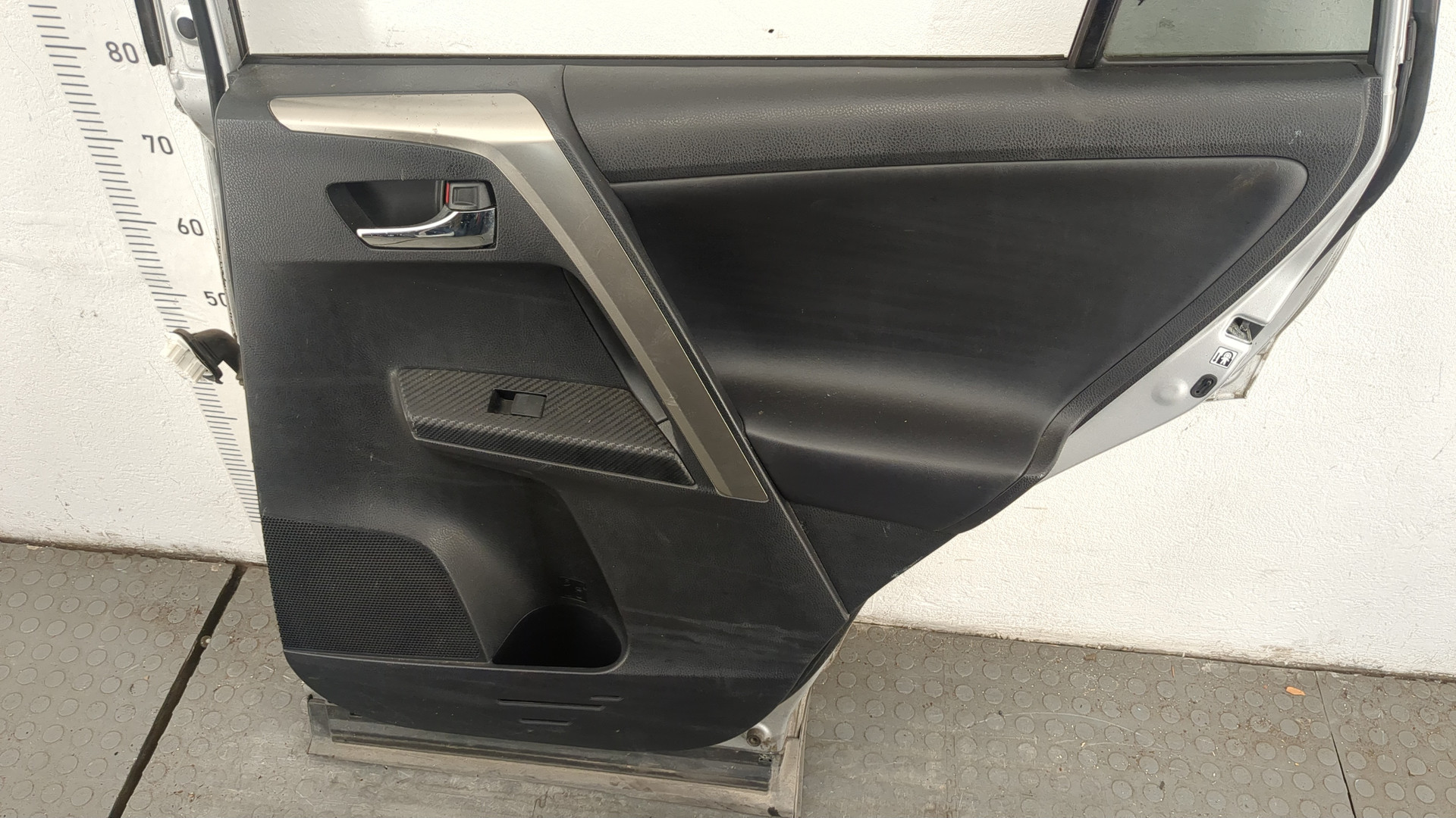 Дверь задняя правая