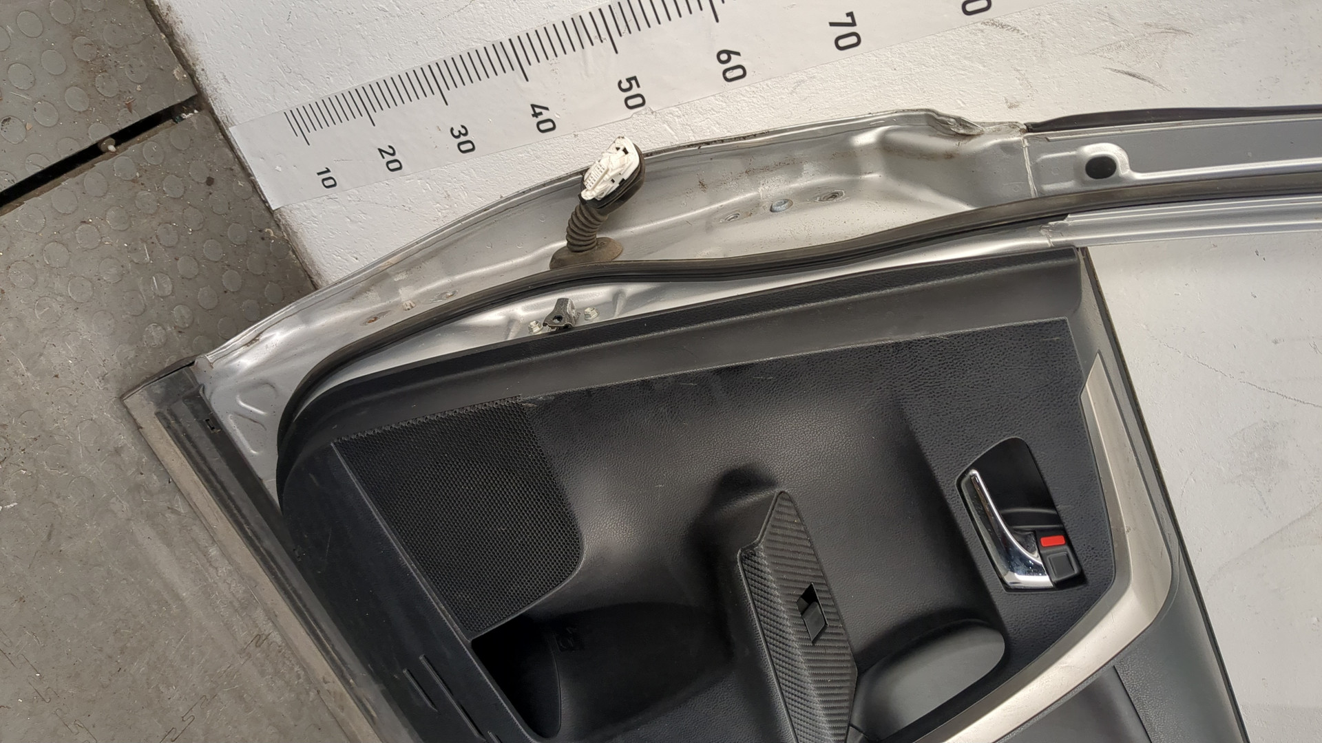 Дверь задняя правая