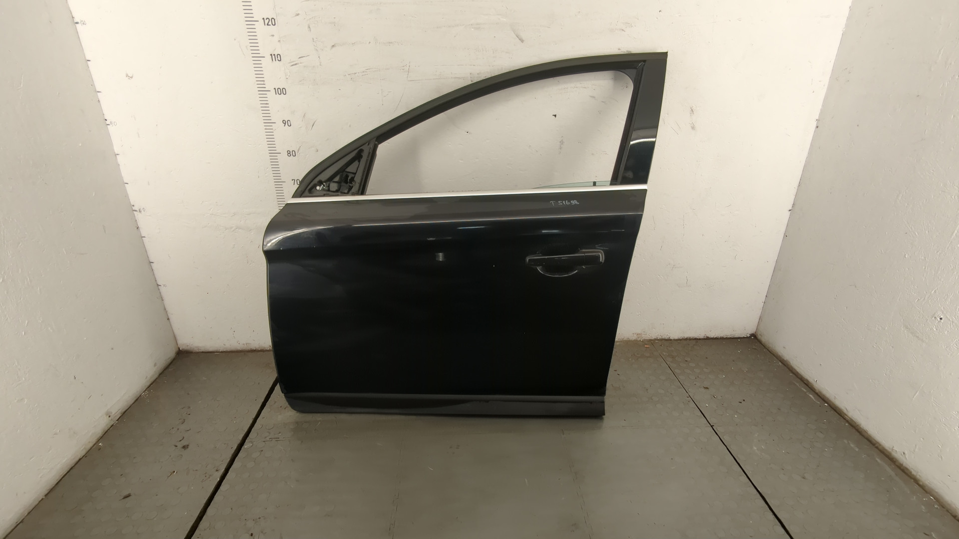 Дверь передняя левая