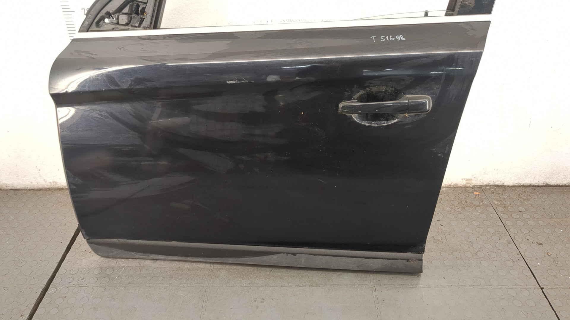 Дверь передняя левая