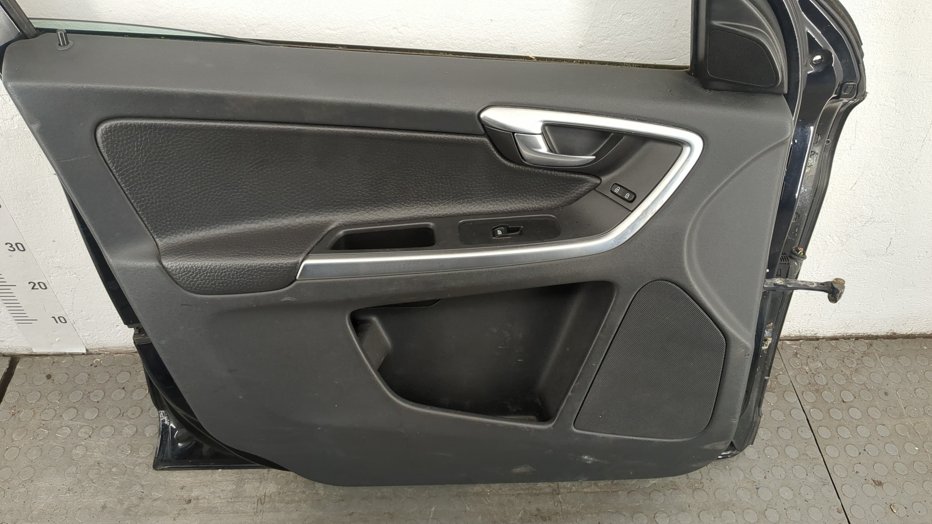 Дверь передняя левая