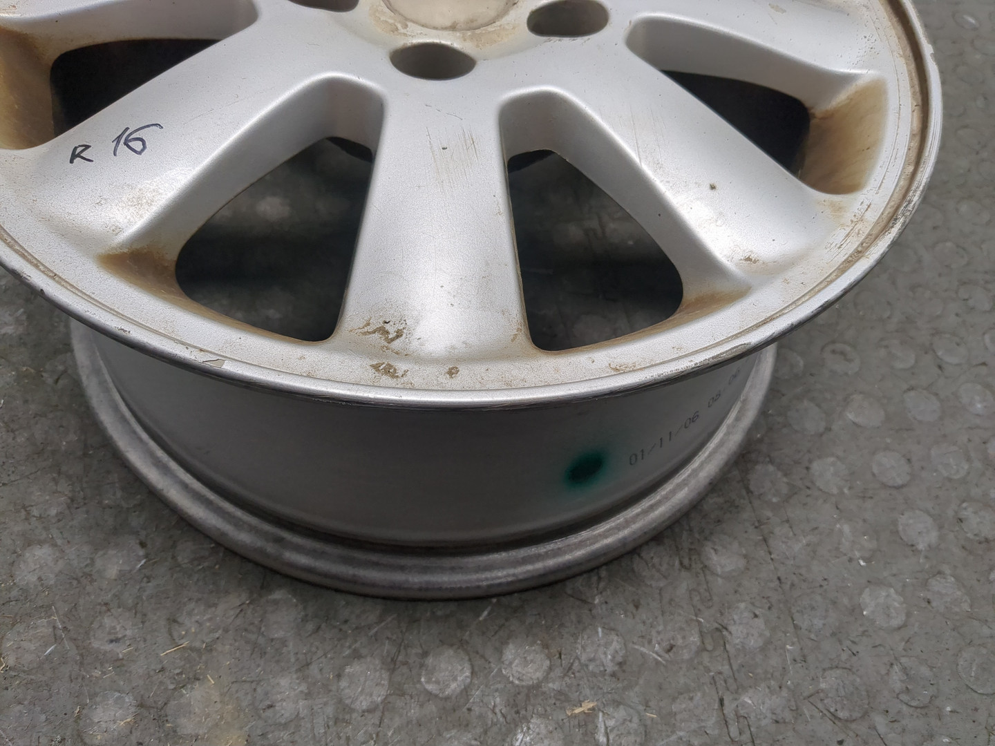 Диск колесный литой легкий сплав