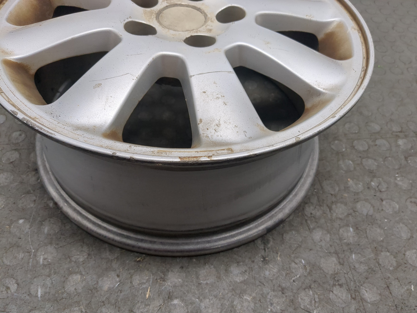 Диск колесный литой легкий сплав