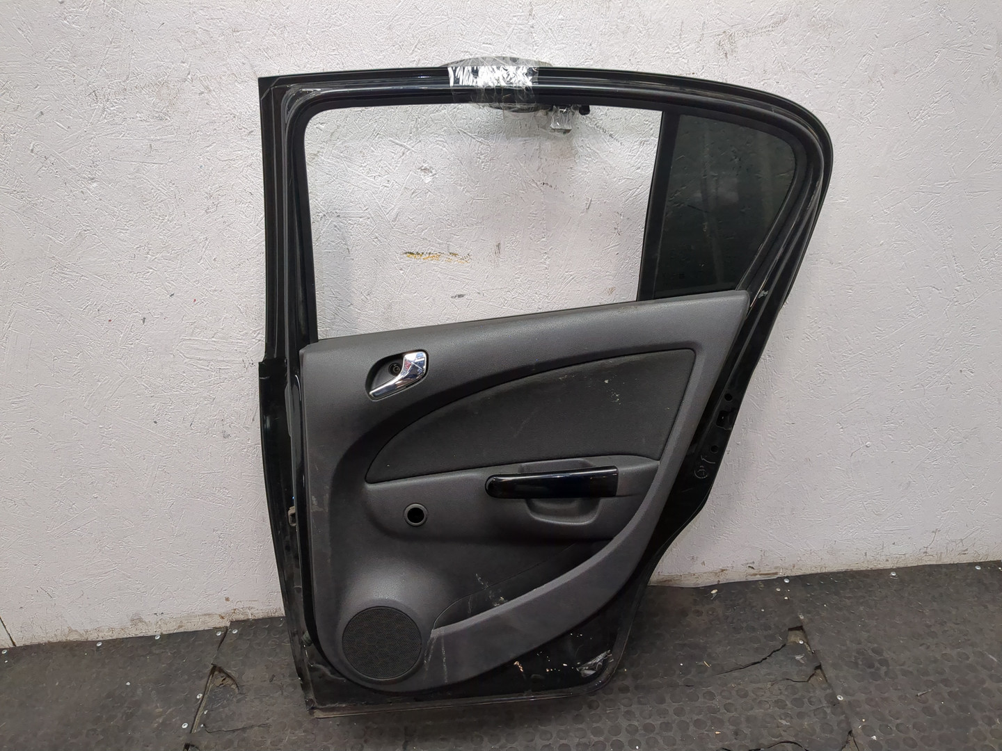 Дверь задняя правая