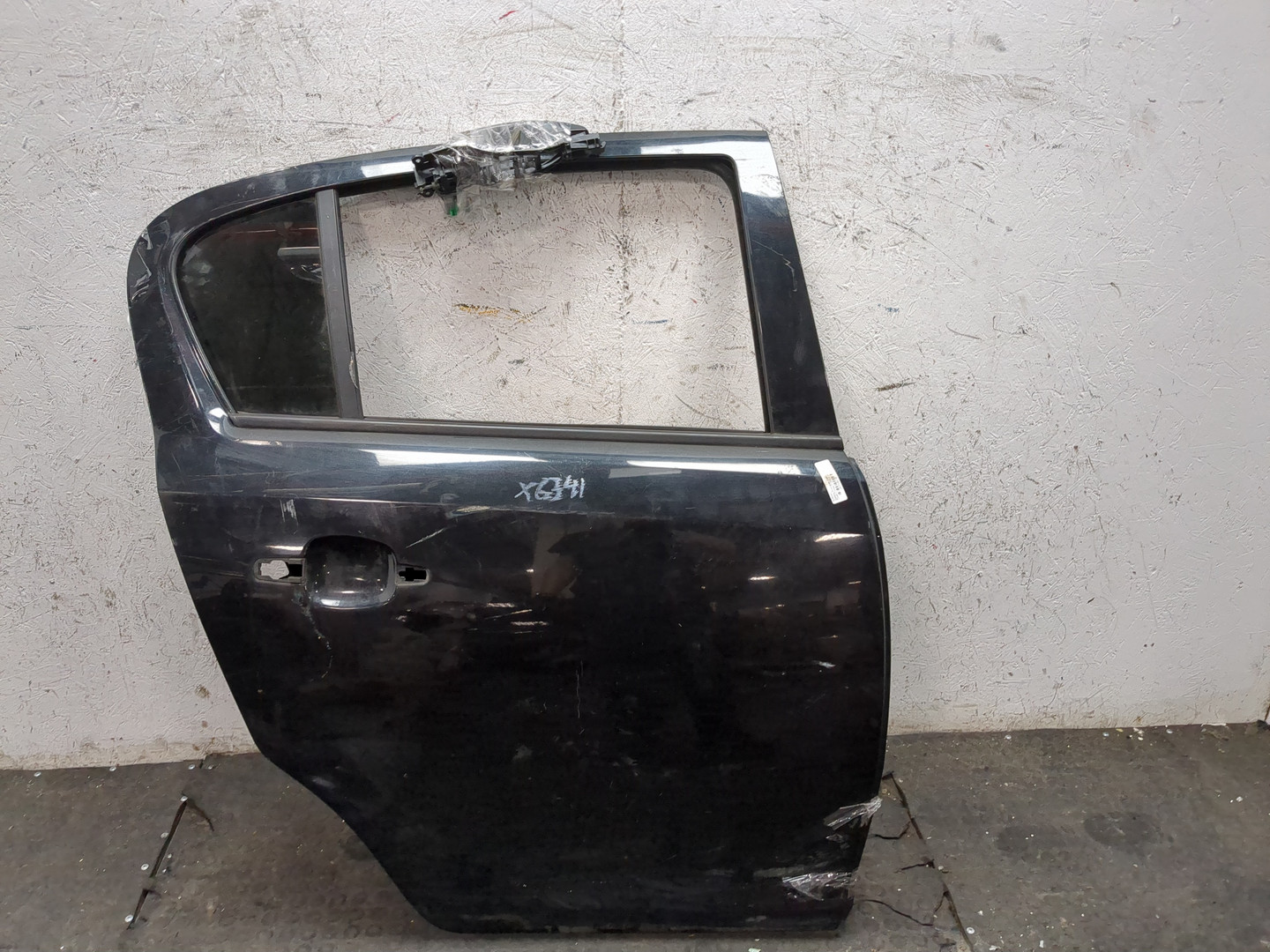 Дверь задняя правая