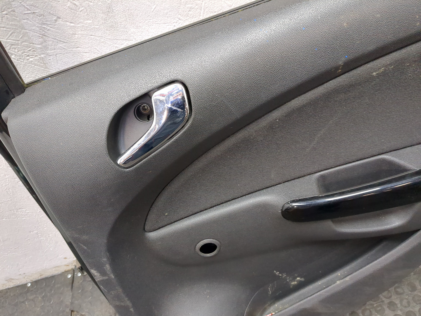 Дверь задняя правая