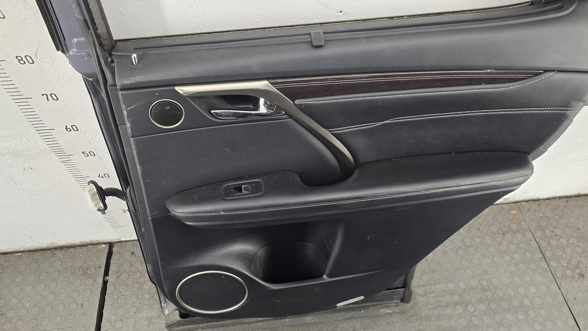 Дверь задняя правая