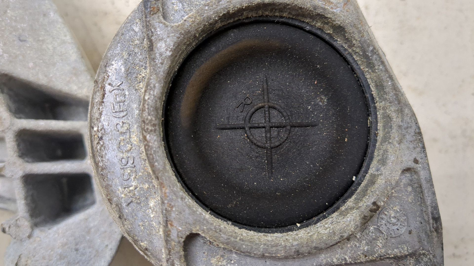 Опора двигателя