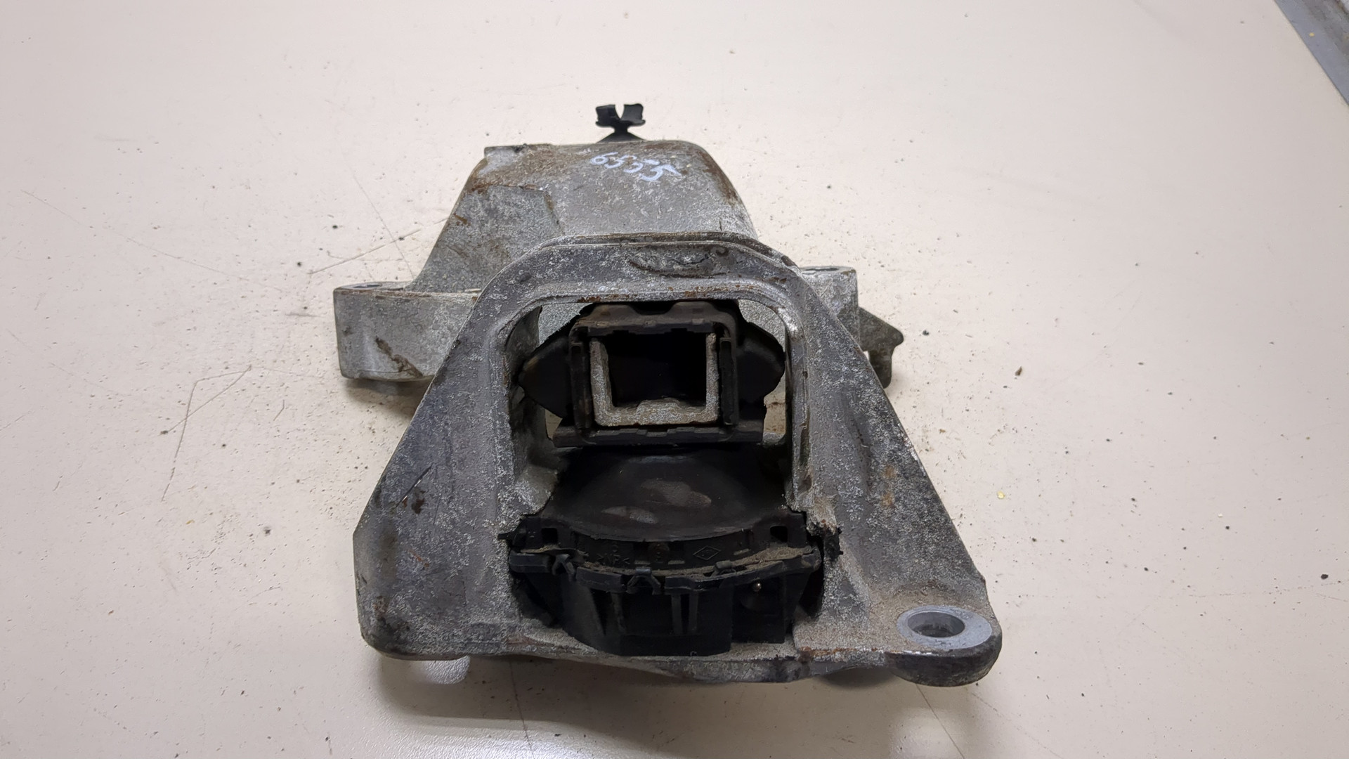 Опора двигателя