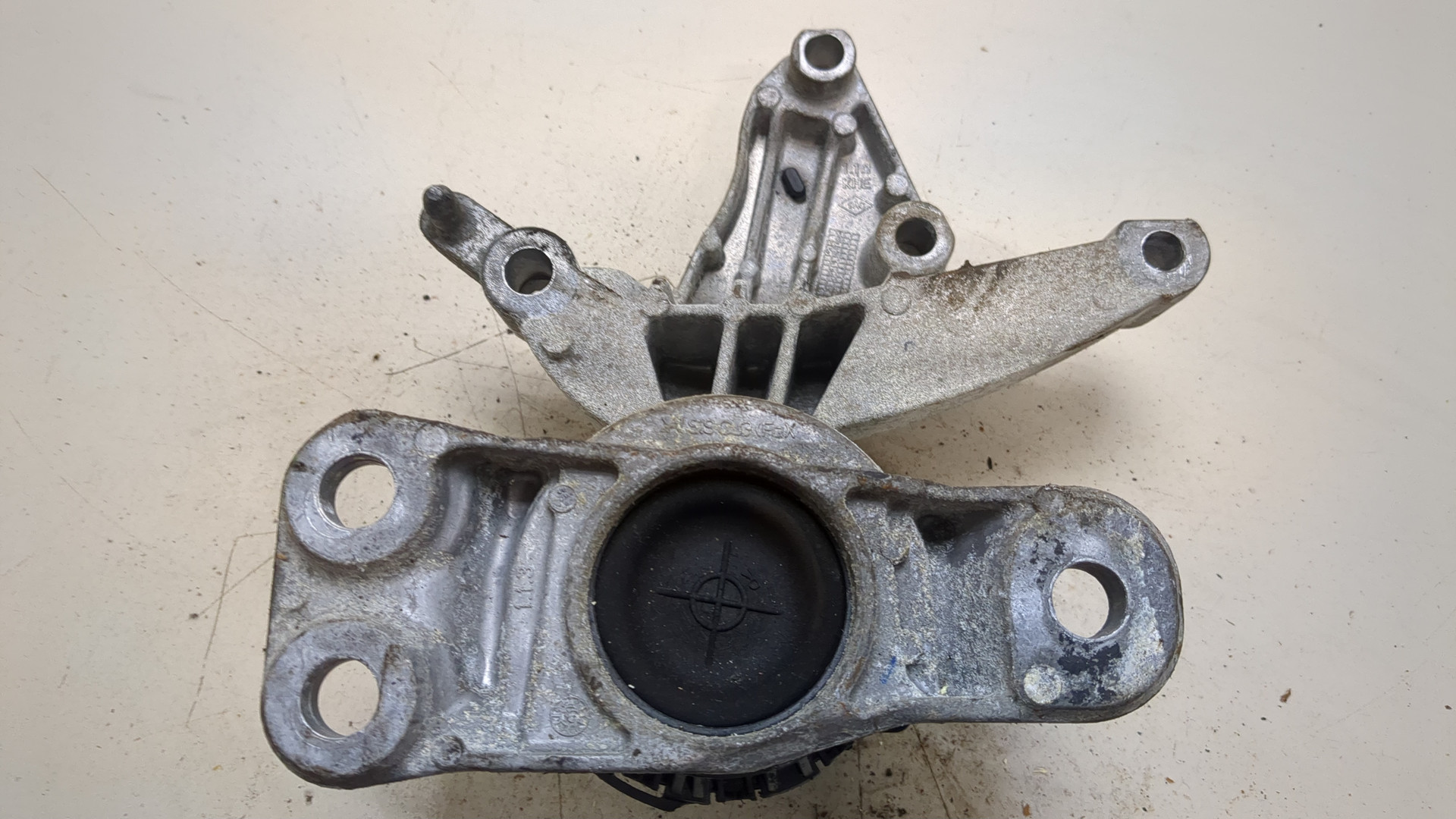 Опора двигателя