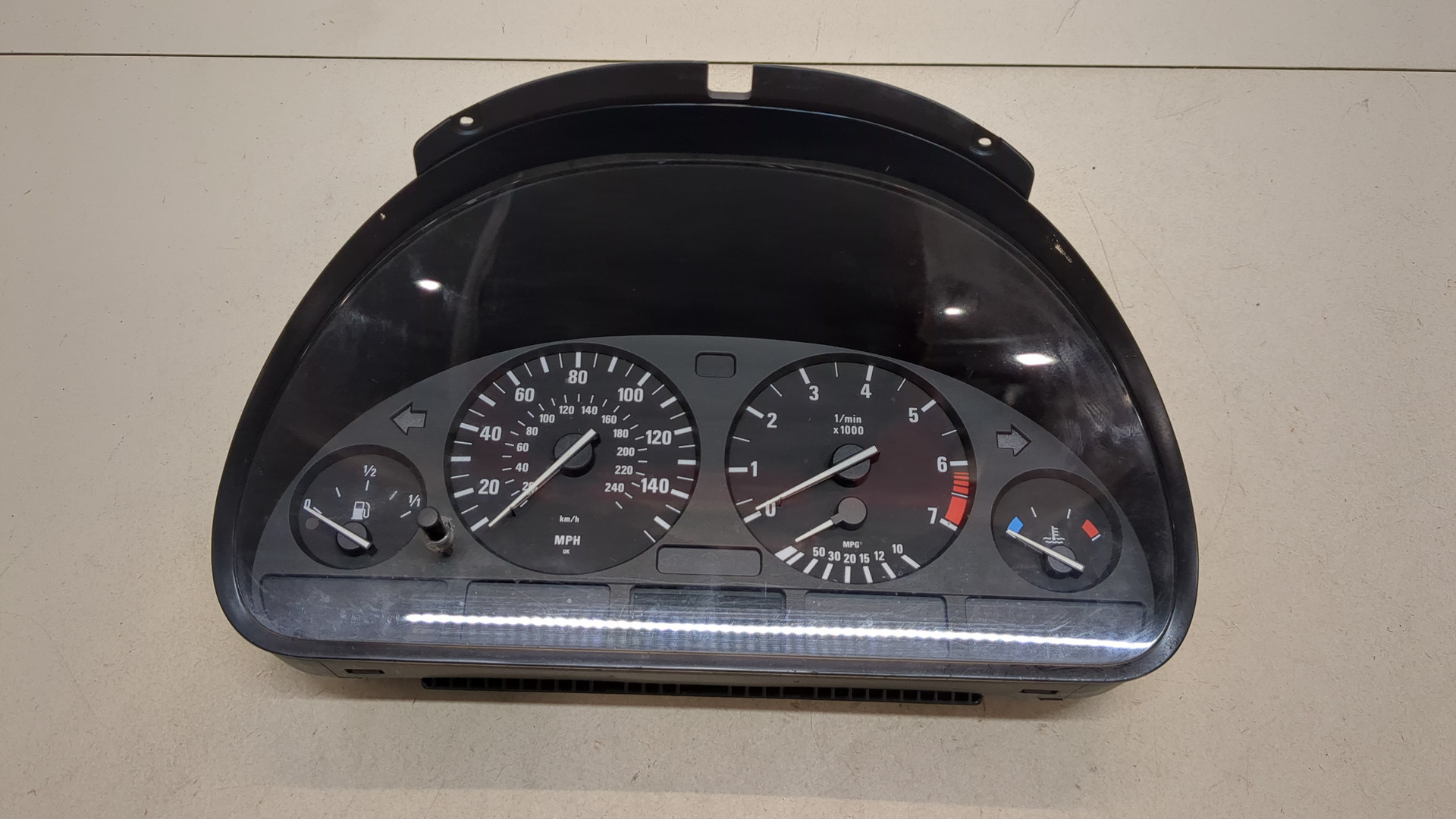 Панель приборов