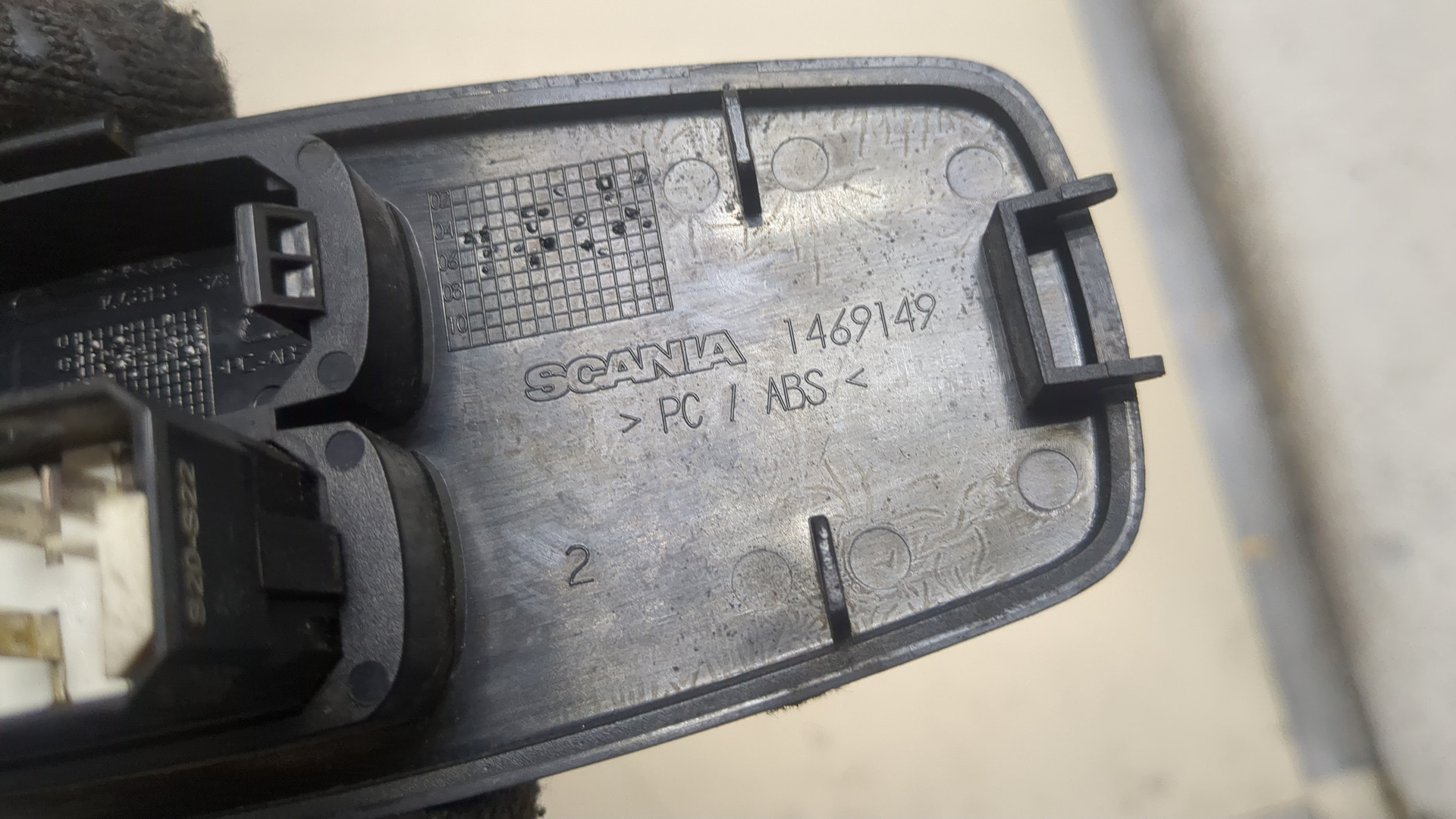 Кнопка стеклоподъемника