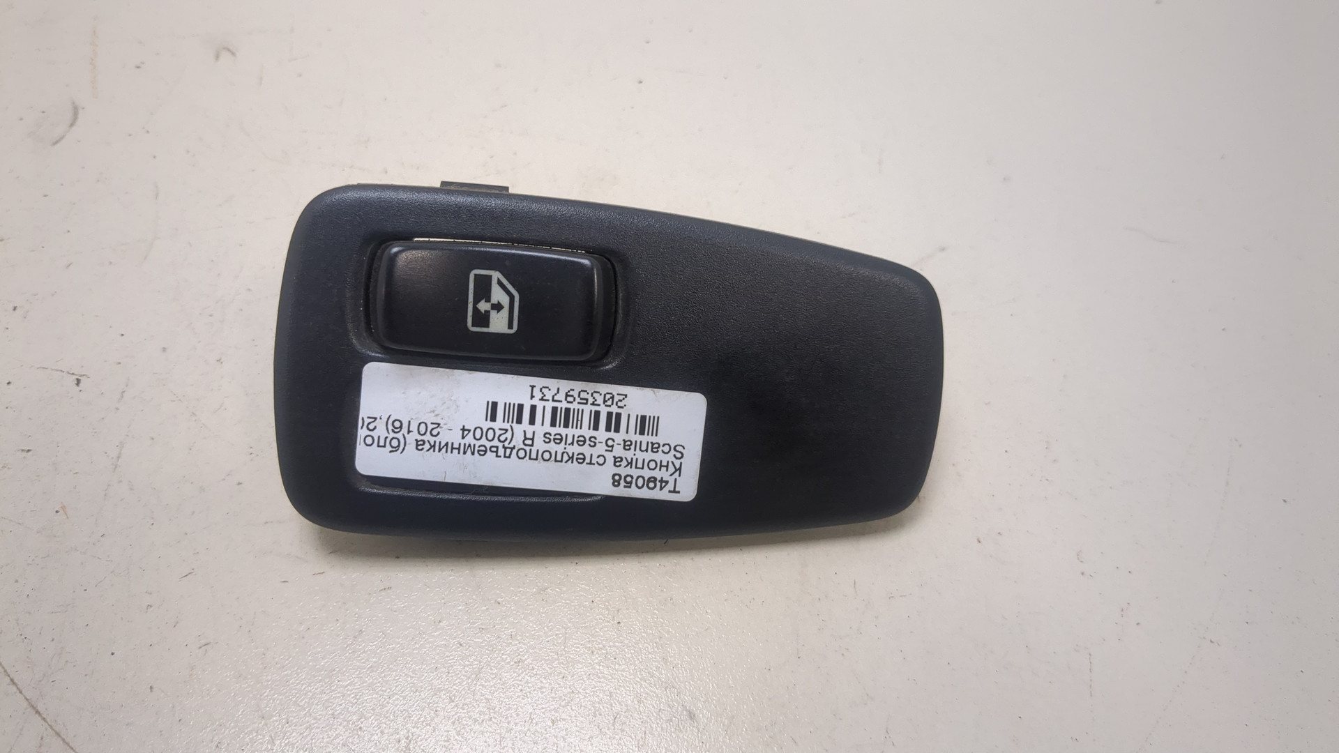 Кнопка стеклоподъемника