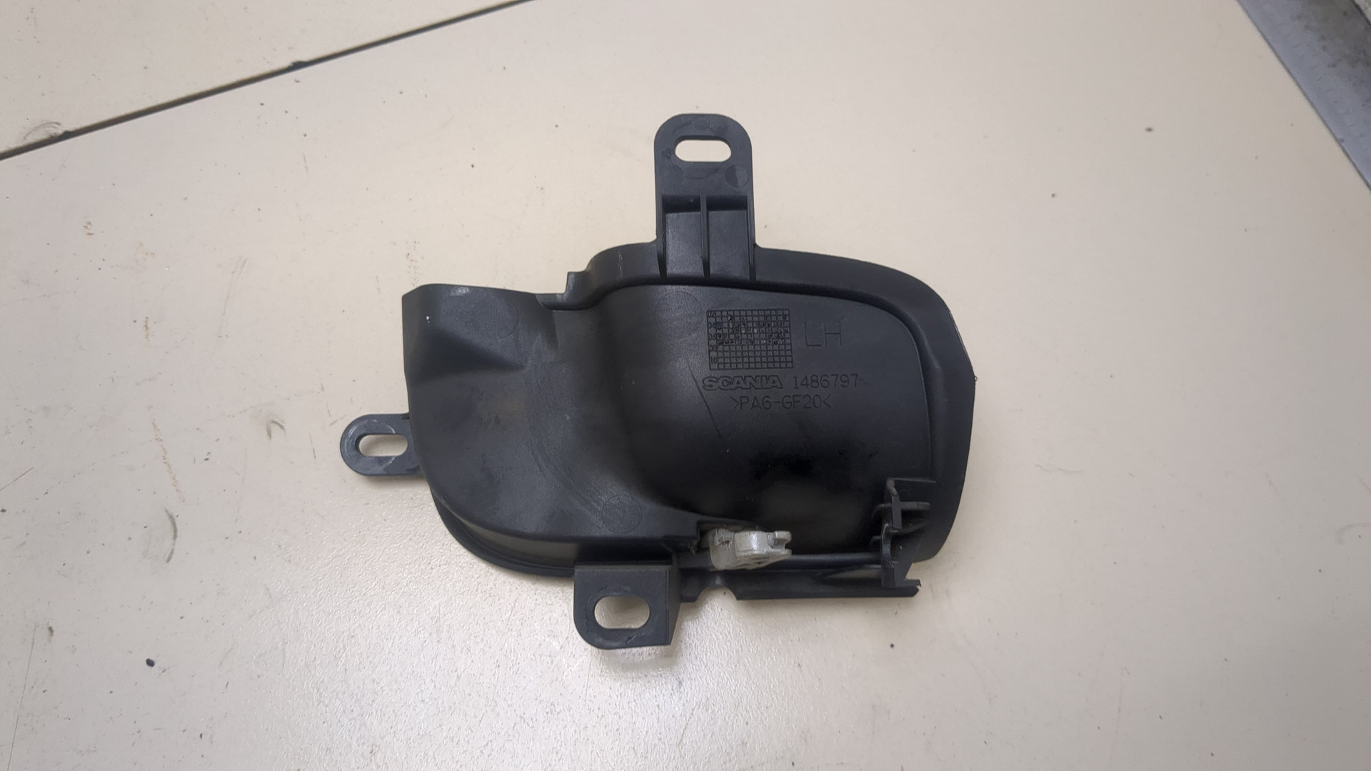 Ручка двери передней внутренняя левая