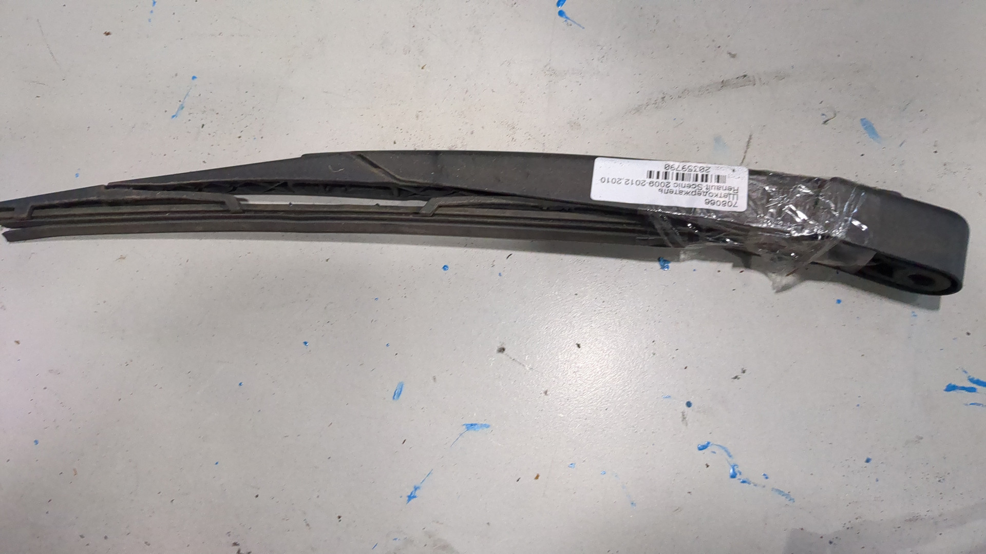 Поводок стеклоочистителя заднего