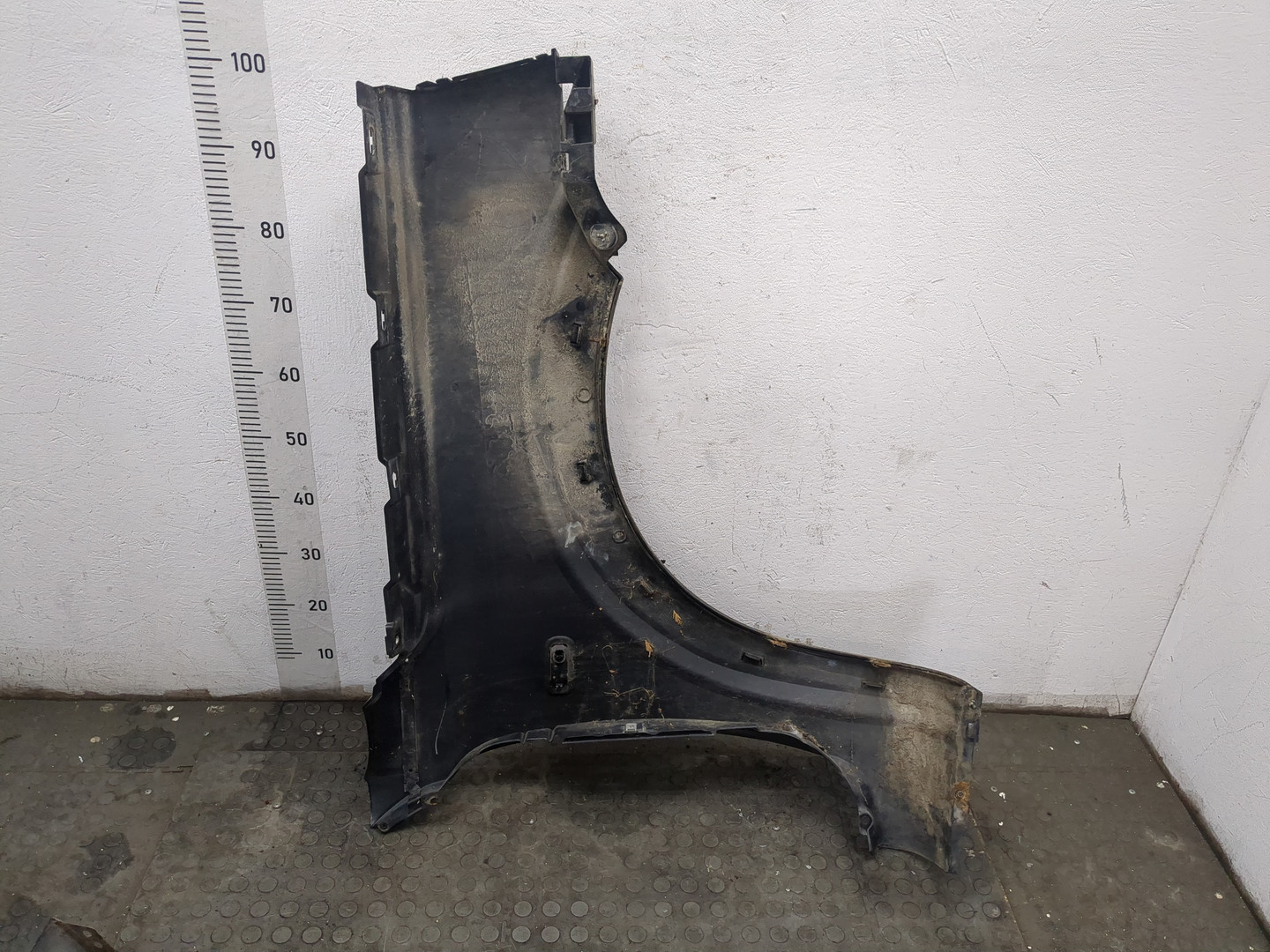 Крыло переднее левое