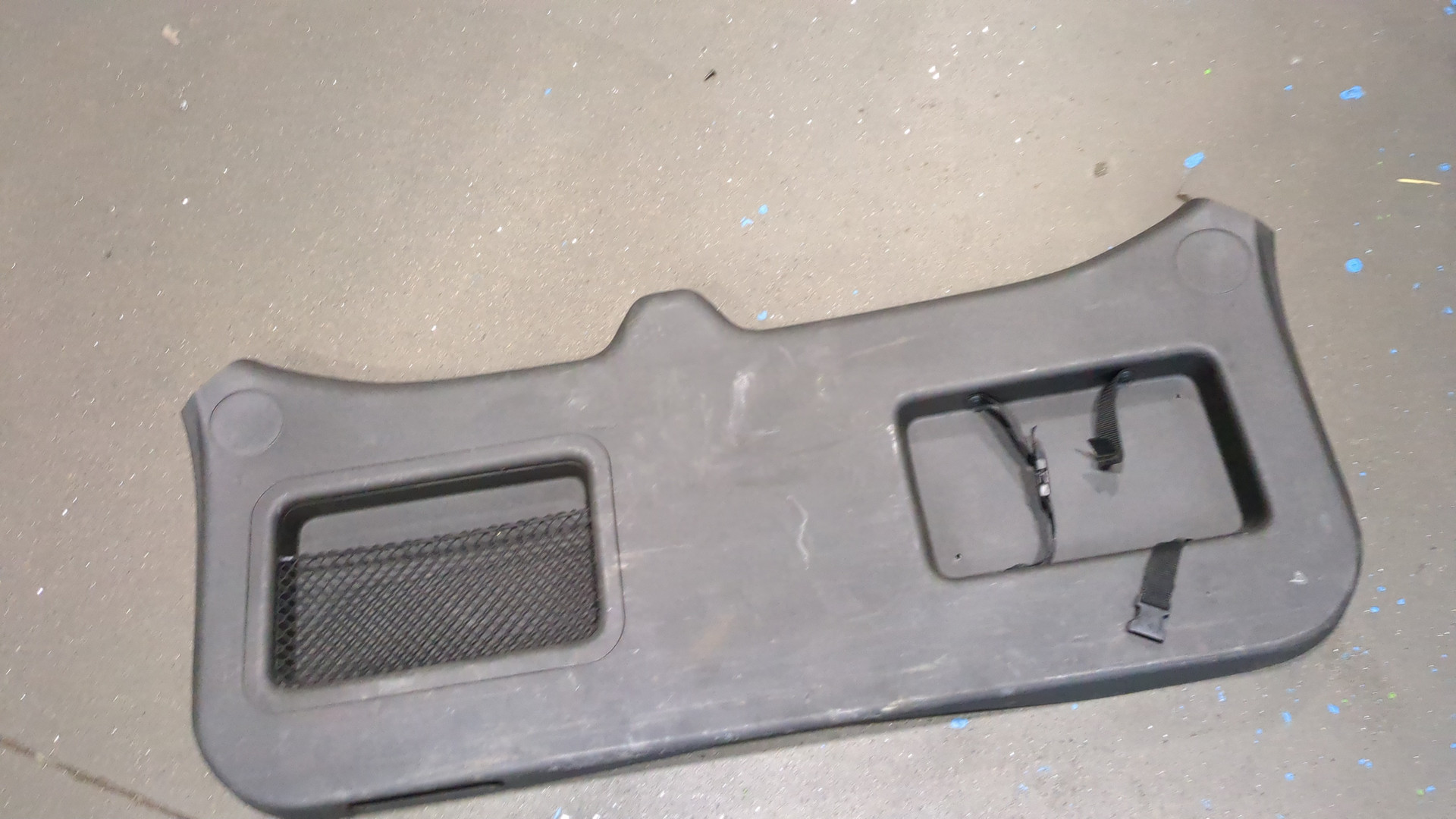 Обшивка двери багажника