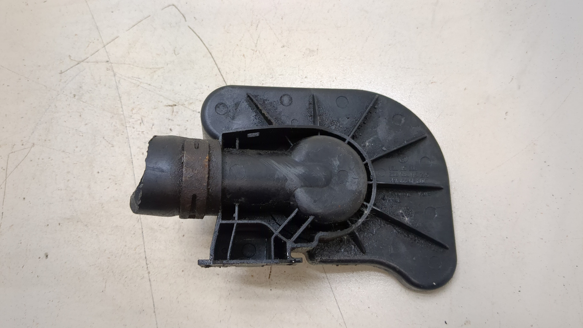 Маслозаливная горловина