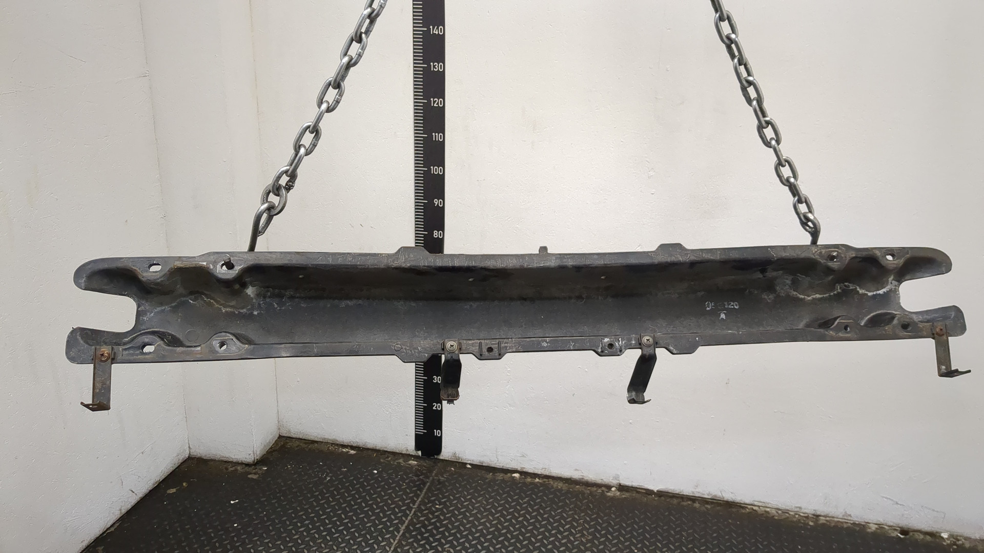 Усилитель переднего бампера