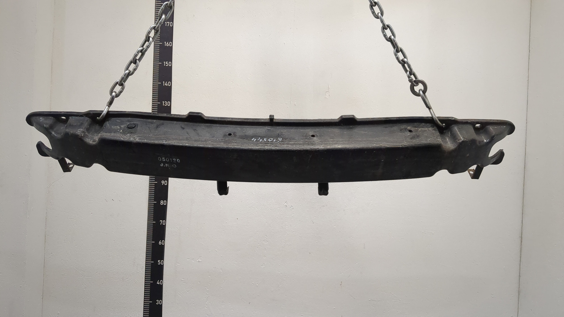 Усилитель переднего бампера