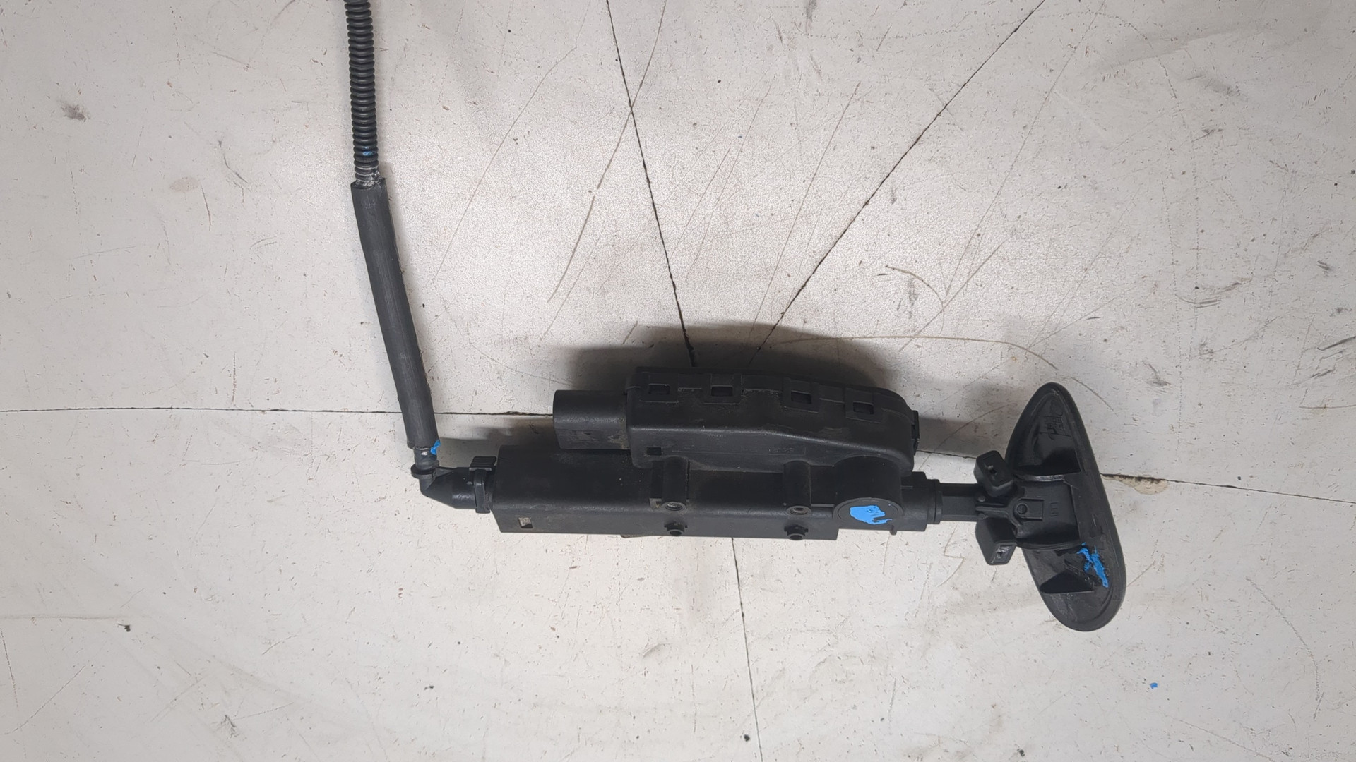 Форсунка омывателя фары