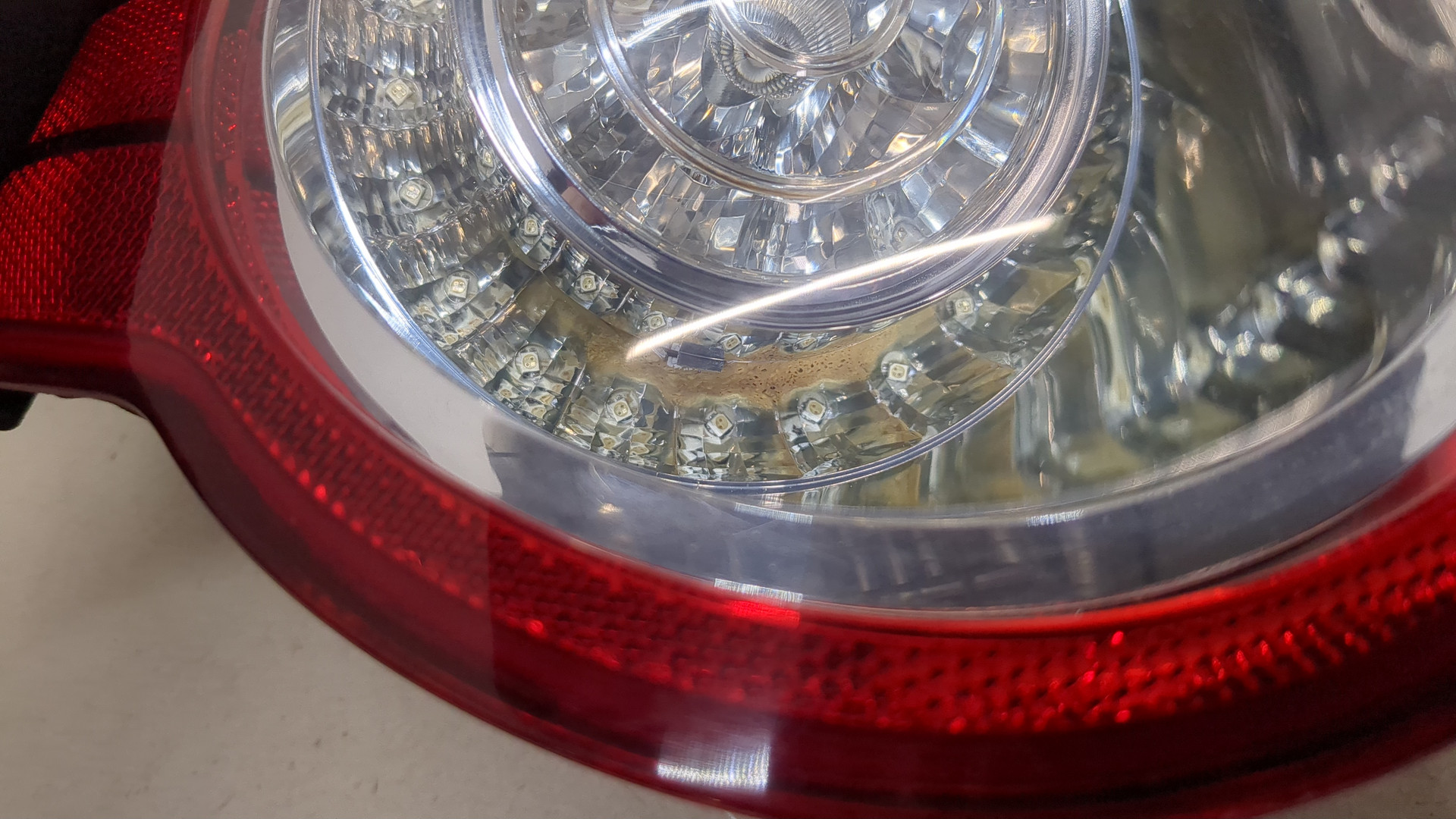 Фонарь задний левый