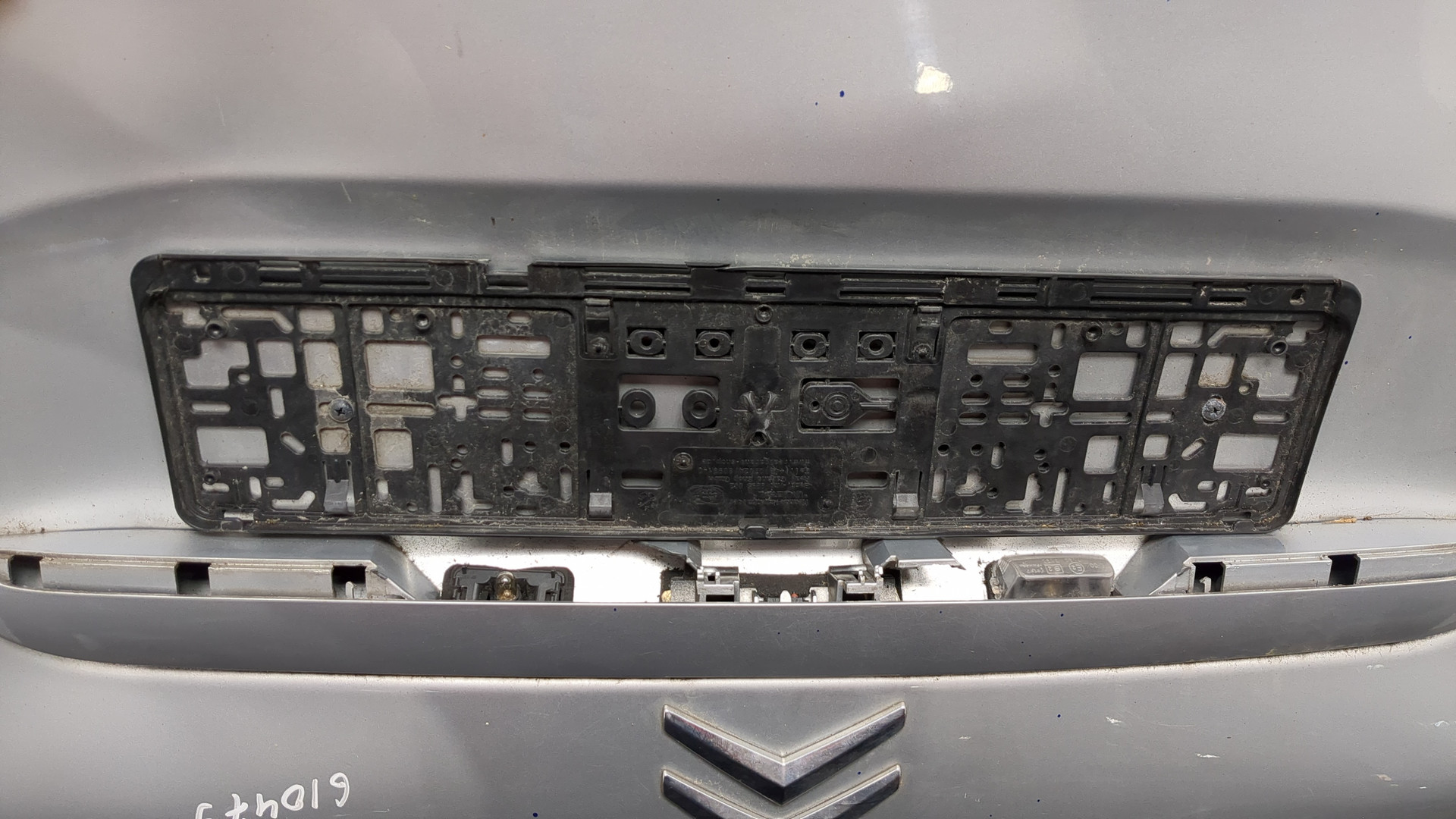 Дверь багажника