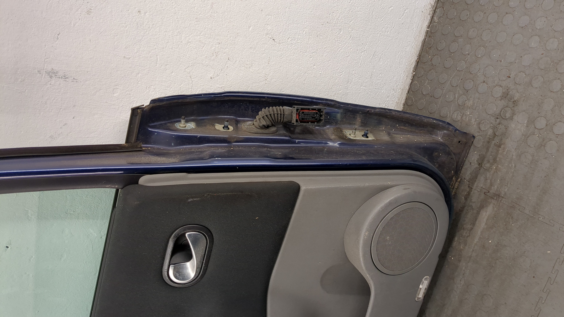 Дверь задняя левая