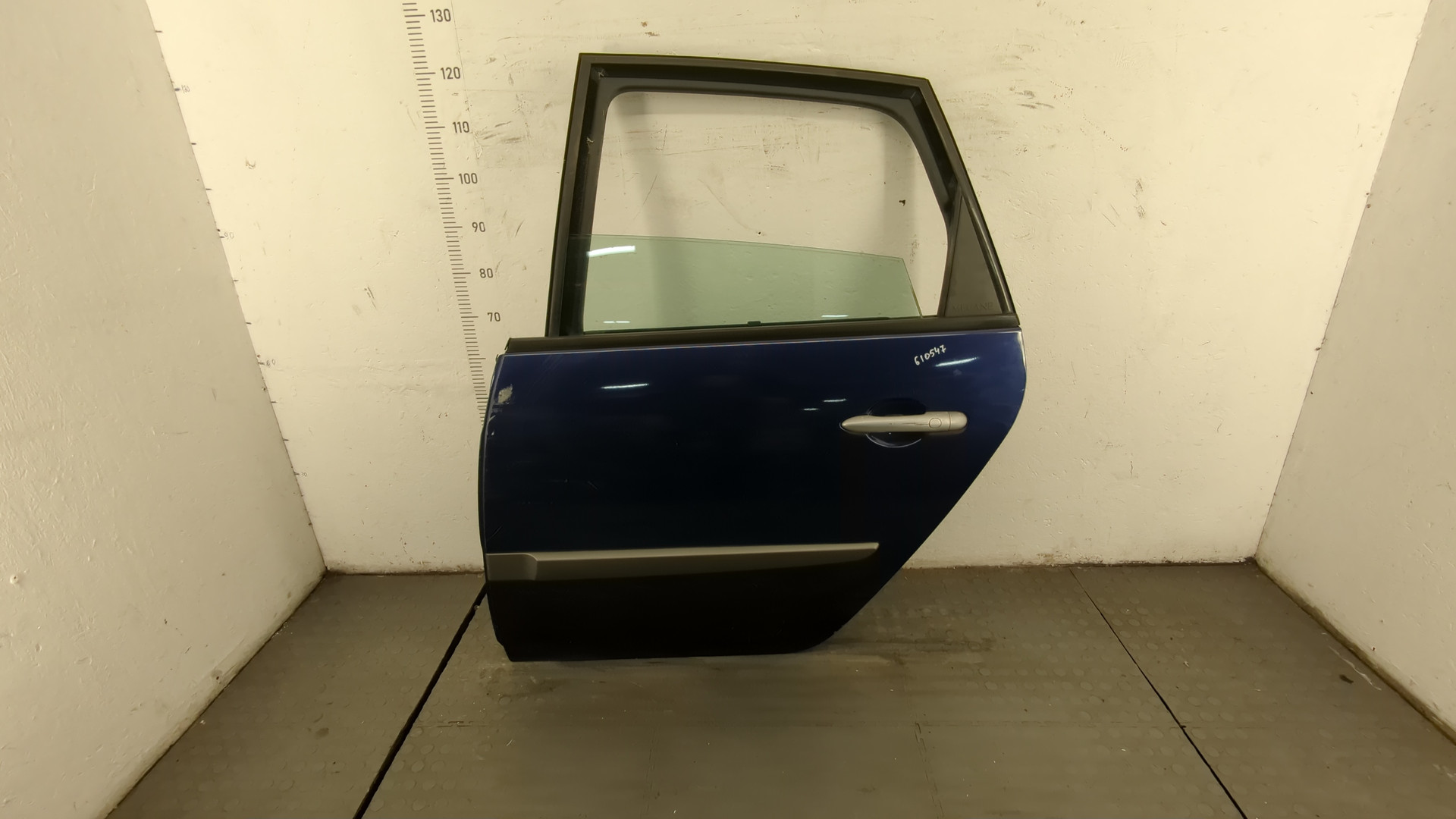 Дверь задняя левая