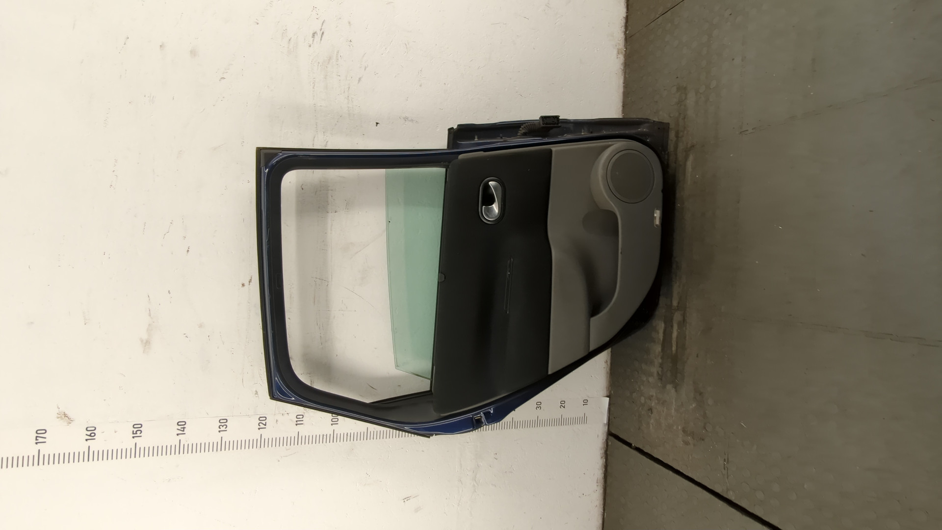 Дверь задняя левая