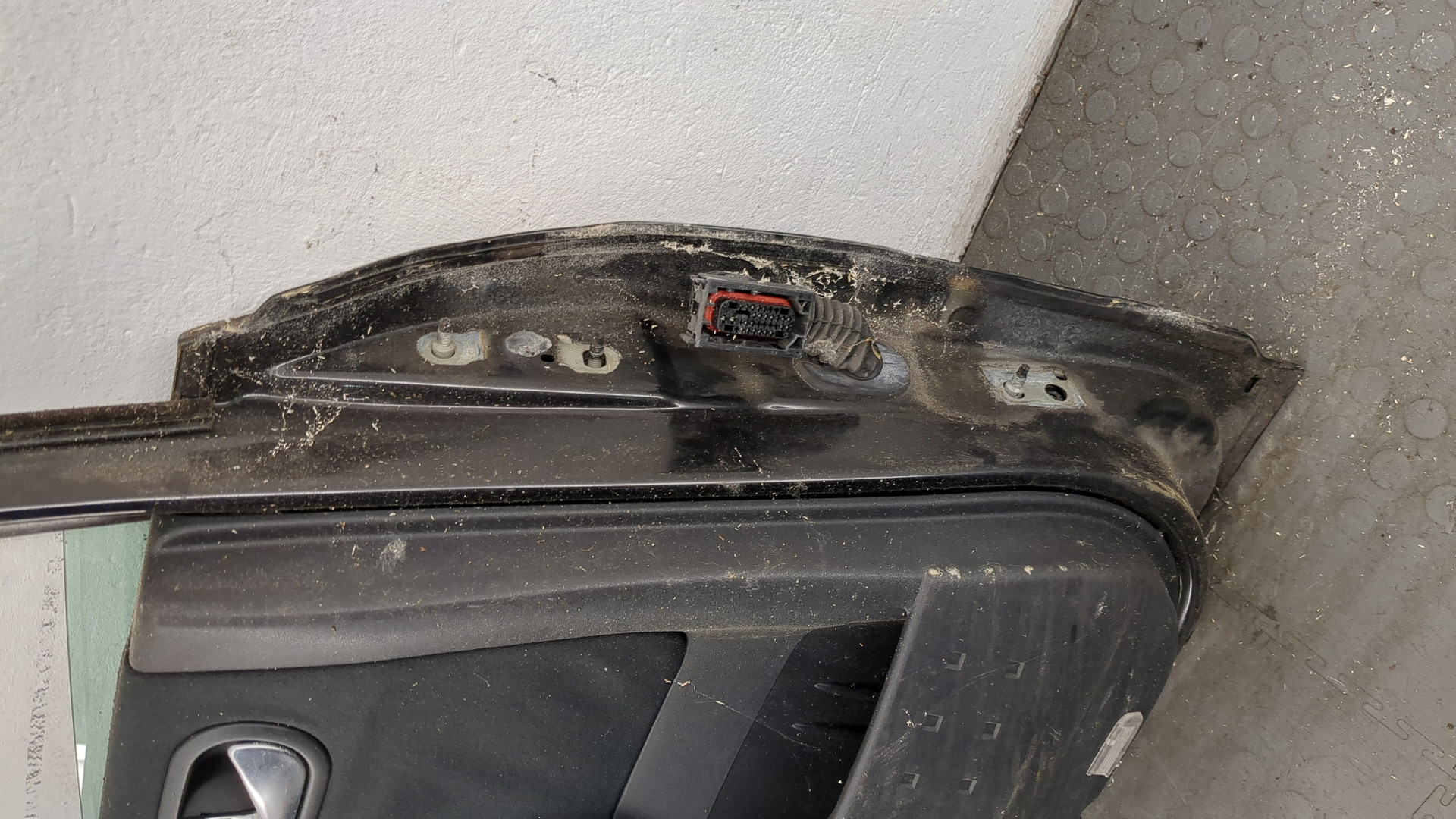 Дверь задняя левая