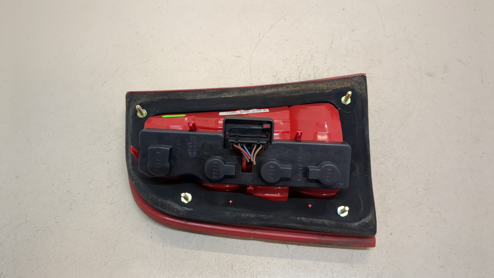 Фонарь задний правый