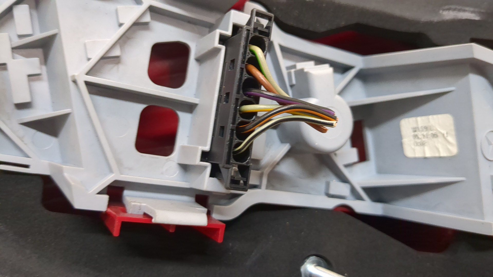 Фонарь задний левый