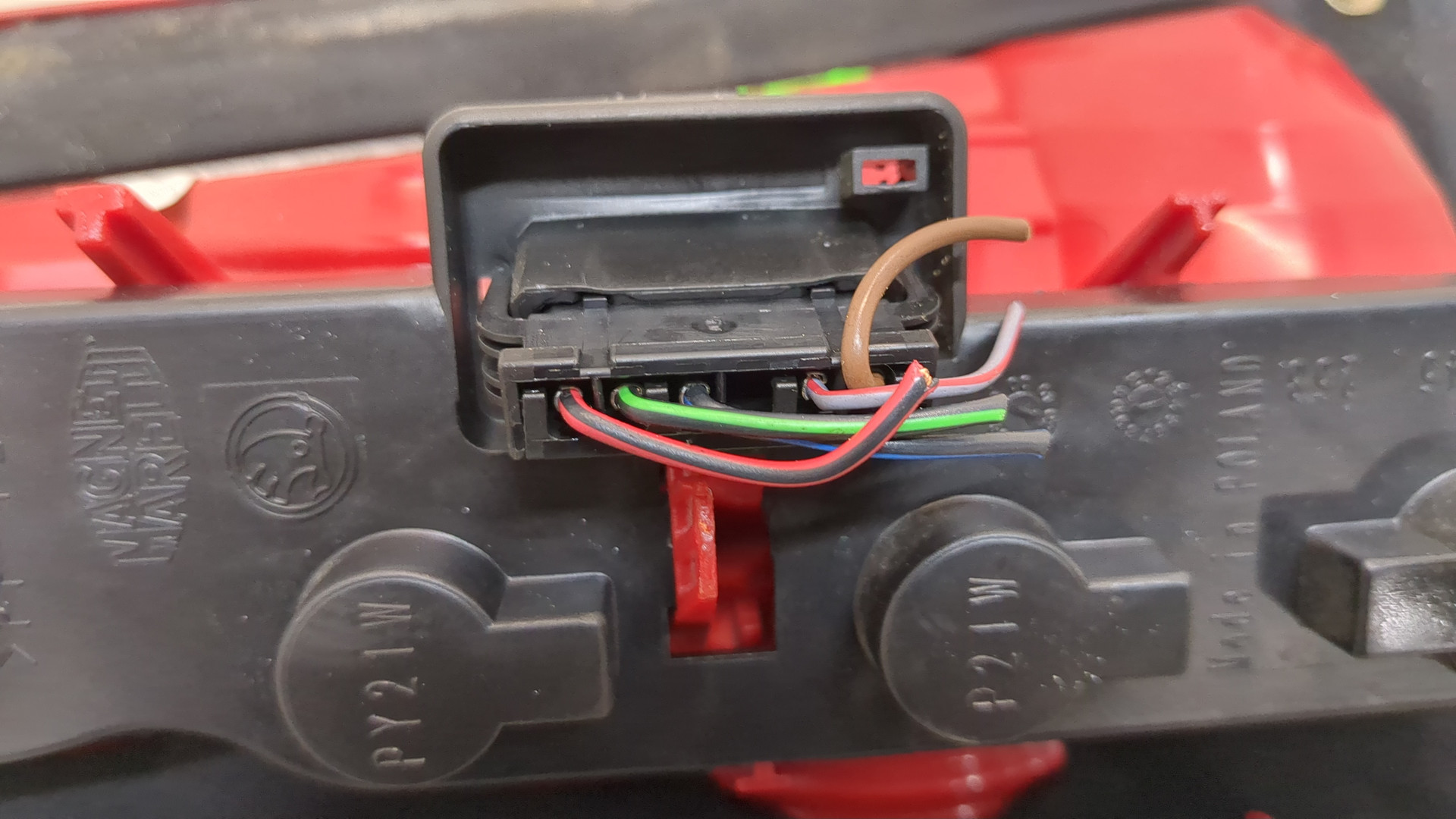 Фонарь задний правый